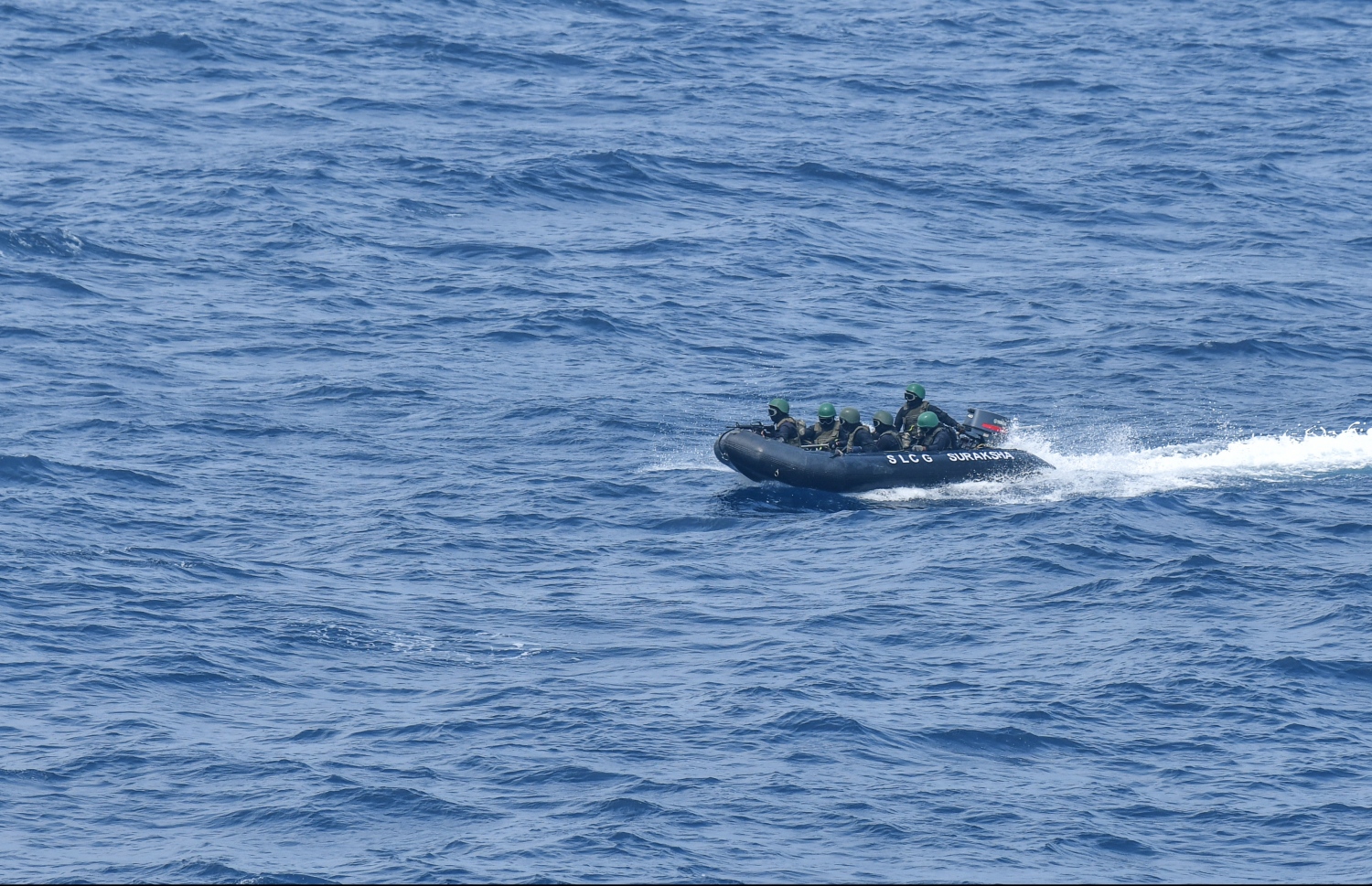 މާލެ: ނޮވެމްބަރު 27، 2018: އިންޑިޔާ އަދި ސްރީލަންކާއާ ގުޅިގެން ރާއްޖޭގައި ހިންގާ "ދޯސްތީ" ގެ ތަމްރީނުތަކުގައި ބައިވެރިވި އެމްއެންޑީއެފްގެ ރެސްކިއު ލޯންޗެއް.-- ފޮޓޯ: ނިޝާން އަލީ /މިހާރު