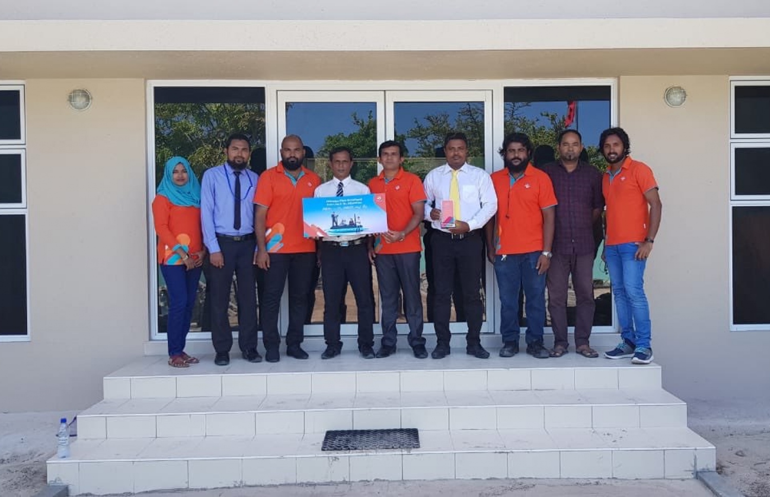 ދިރާގުން ހައި ސްޕީޑް ފައިބާ އިންޓަނެޓުގެ ޚިދުމަތް ށ. މިލަންދުއަށް ތައާރަފް ކުރުމަށް ބޭއްވި ރަސްމިއްޔާތުގެ ތެރެއިން.---ފޮޓޯ: ދިރާގު