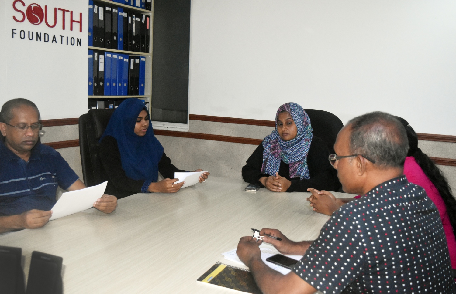 ސައުތު ފައުންޑޭޝަންގެ ބައްދަލުވުމުގެ ތެރެއިން.-