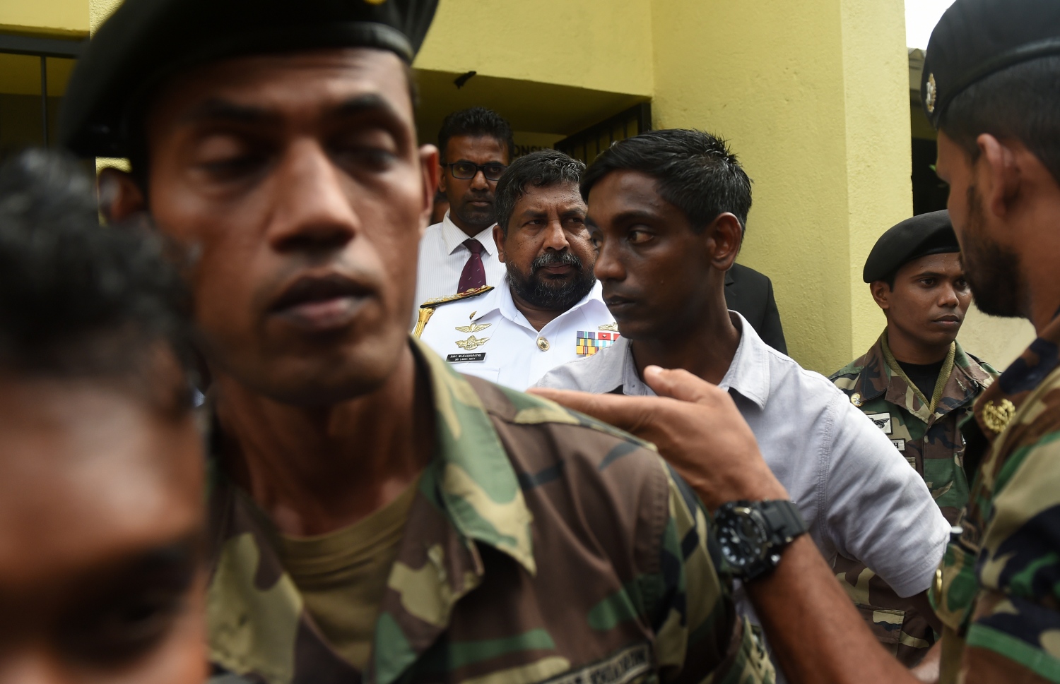 ލަންކާ ސިފައިންގެ ވެރިޔާ އެޑްމިރަލް ރަވިންދާ ވިޖެގުނަރަތުނަ (މ) އިއްޔެ ކޯޓުގައި. --ފޮޓޯ:އޭއެފްޕީ