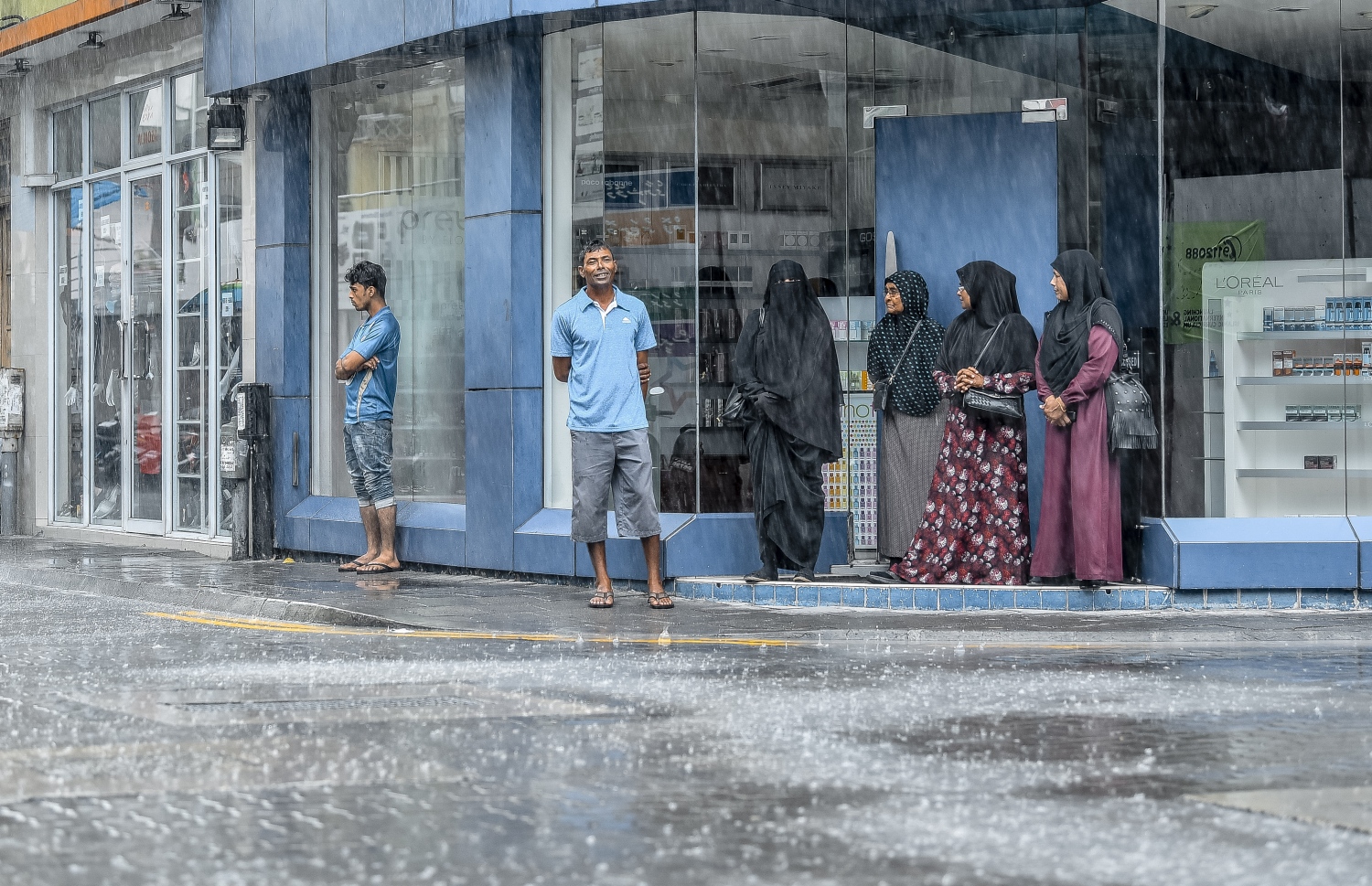 މާލެ: ނޮވެމްބަރު 29، 2018- މާލެއަށް މިއަދު ހެނދުނު މާލެއަށް ވެހުނު ބޯ ވާރޭ ހުއްޓައިލަންދެން ބަޔަކު މަޑުކޮށްލައިގެން.---ފޮޓޯ: އަހުމަދު ނިޝާތު/މިހާރު