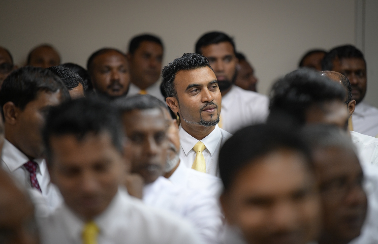 ހިސާންގެ ފިރިކަލުން ނާޒިލް އެމްޑީޕީގެ ގައުމީ މަޖިލީހުގެ ޖަލްސާއެއްގައި