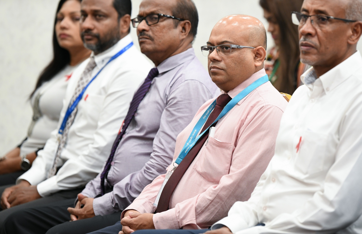 އެއިޑްސްއާ ދެކޮޅަށް ހެލްތު ޕްރޮޓެކްޝަން އޭޖެންސީ (އެޗްޕީއޭ) އިން ކުރި އަށް ގެންދާ "ނޯ ޔުއަ ސްޓޭޓަސް" ކެމްޕެއިން ފެށުމުގެ ރަސްމިއްޔާތުގައި ބައިވެރިވެ ވަޑައިގެންނެވި ބައެއް ބޭފުޅުން.-- ފޮޓޯ: ނިޝާން އަލީ /މިހާރު