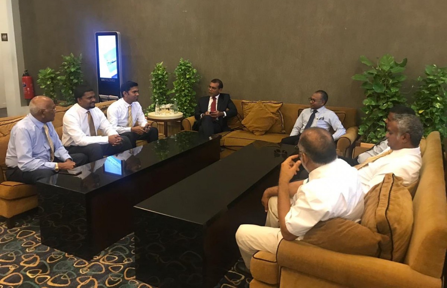 މޫސުމަށް އަންނަ ބަދަލުތަކާ ބެހޭ ކޮންފަރެންސް "ކޮޕް24" ގައި ބައިވެރިވަޑައިގެންނެވުމަށް ފުރާވަޑައިގަންނަވަން ނަޝީދު އެއާޕޯޓްގައި