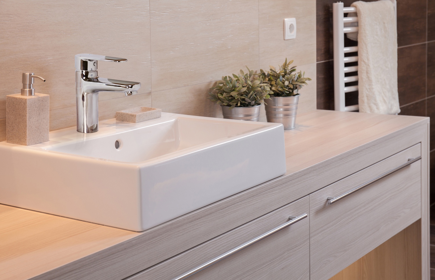 ނިއުއޭޖް އަންލިޓަޑްގެ ކްރެޝަލް ބްރޭންޑް ފާހާނަ ތަކެތި | ފޮޓޯ: ނިއުއޭޖް އަންލިމިޓަޑް