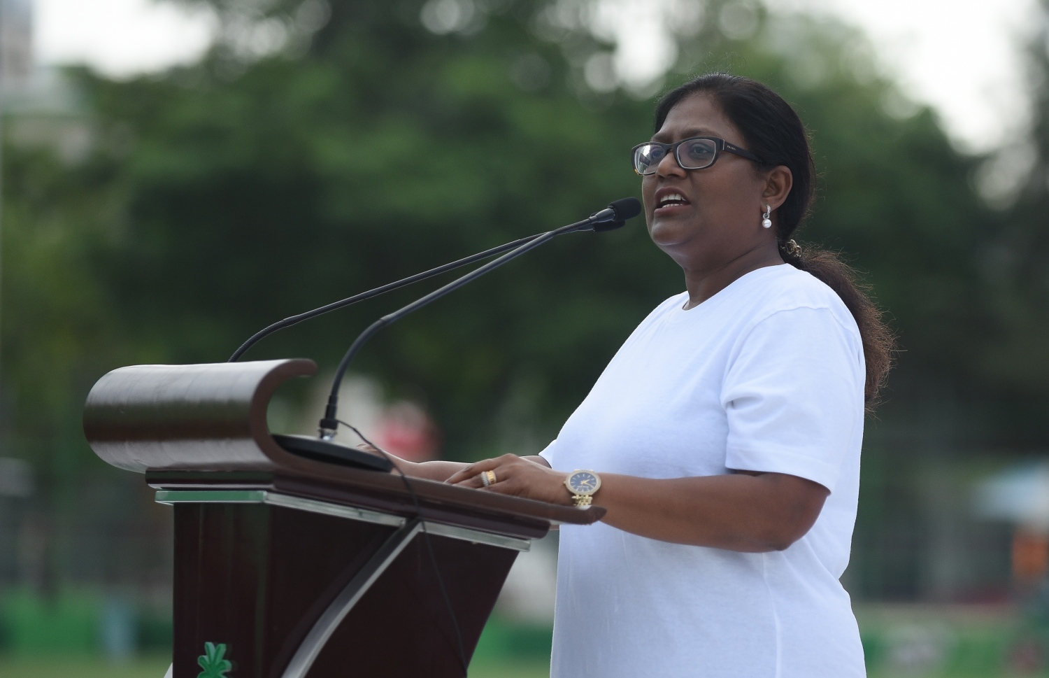 މާލެ: ޑިސެމްބަރު 8، 2018- މި ސަރުކާރުގެ ފުރަތަމަ 100 ދުވަހުގެ ތެރޭގައި ހިމެނޭ، މުޅި ރާއްޖެ ސާފުކުރުމުގެ ޕްރޮގްރާމް ރަސްމީކޮށް ފެށުމަށް ބޭއްވި ރަސްމިއްޔާތުގައި މާލޭގެ މޭޔަރު ޝިފާ މުހައްމަދު ވާހަކަ ދައްކަވަނީ.---ފޮޓޯ: އަހުމަދު ނިޝާތު/މިހާރު