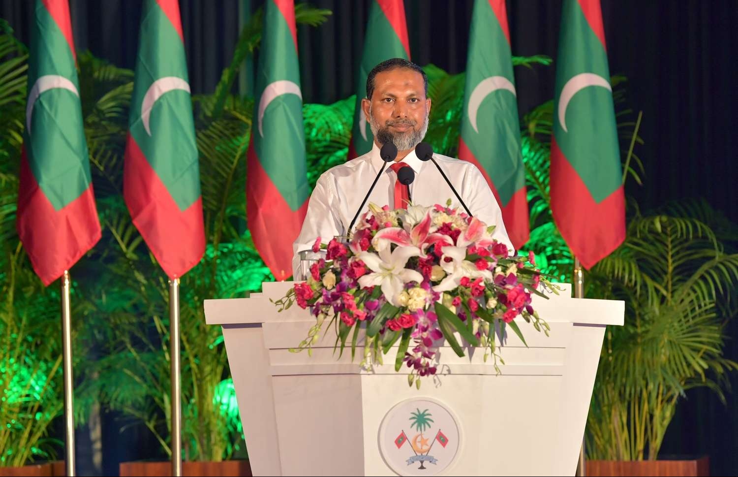 މާލެ: ޑިސެމްބަރު 9، 2018- ރާއްޖެ އިސްލާމްވި ދުވަހުގެ މުނާސަބަތުގައި ދަރުބާރުގޭގައި ބޭއްވި ޖަލްސާގައި ހޯމް މިނިސްޓަރު އަދި އަދާލަތު ޕާޓީގެ ލީޑަރު ޝޭހް އިމްރާން ވާހަކަދައްކަވަނީ .---ފޮޓޯ: ރައީސް އޮފީސް