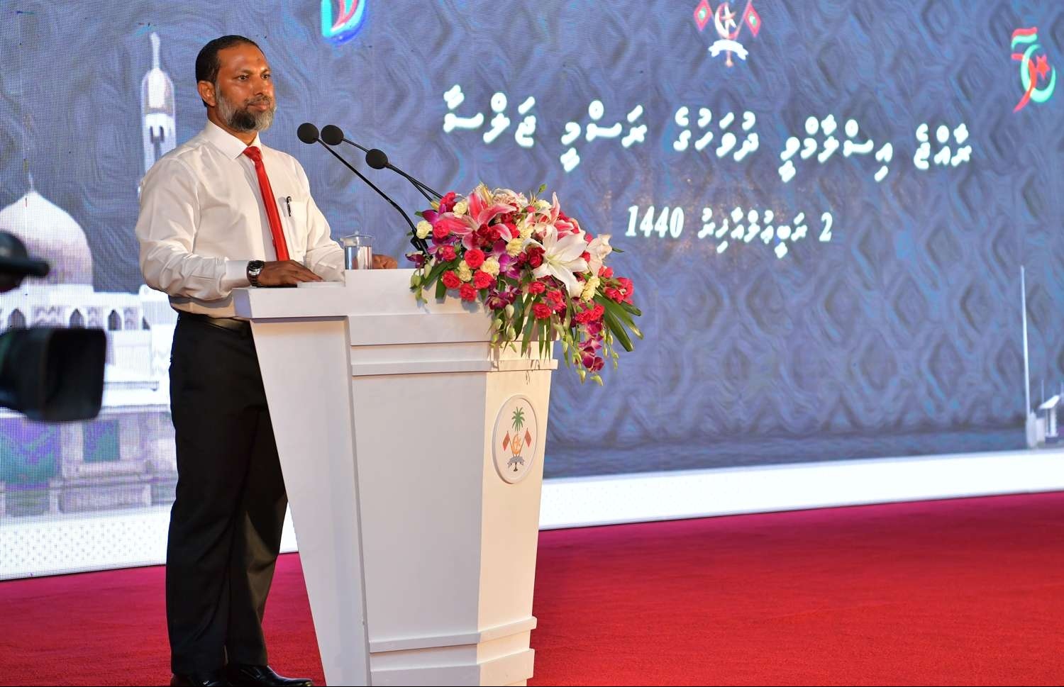 މާލެ: ޑިސެމްބަރު 9، 2018- ރާއްޖެ އިސްލާމްވި ދުވަހުގެ މުނާސަބަތުގައި ދަރުބާރުގޭގައި ބޭއްވި ޖަލްސާގައި ހޯމް މިނިސްޓަރު އަދި އަދާލަތުޕާޓީގެ ލީޑަރު ޝޭހް އިމްރާން ވާހަކަދައްކަވަނީ .---ފޮޓޯ: ރައީސް އޮފީސް