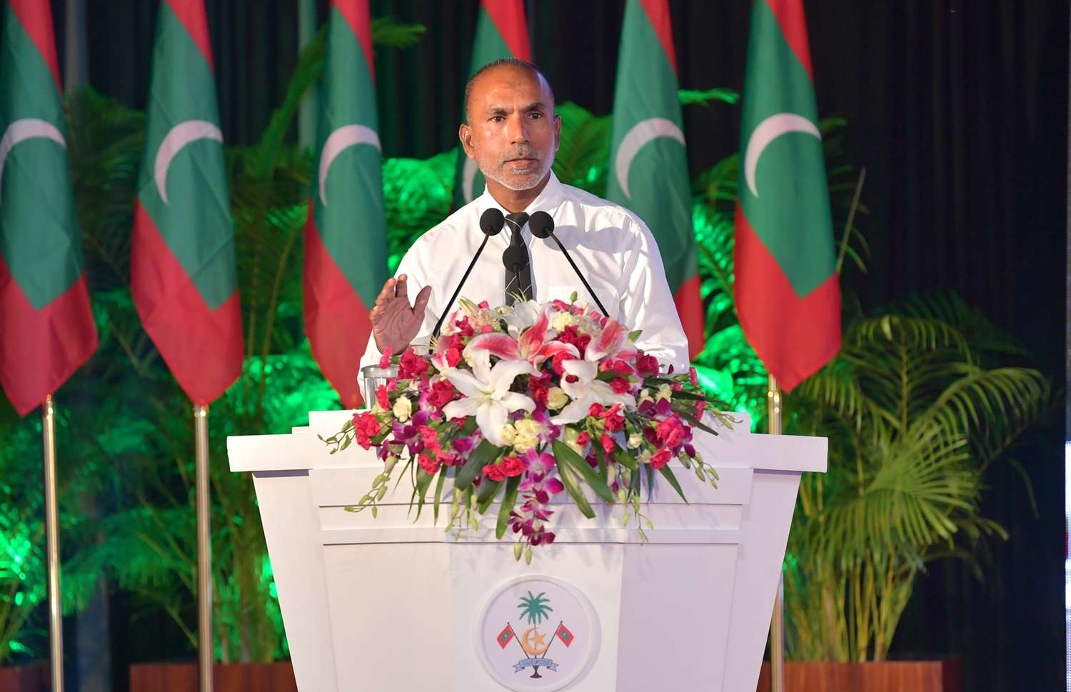 މާލެ: ޑިސެމްބަރު 9، 2018- ރާއްޖެ އިސްލާމްވި ދުވަހުގެ މުނާސަބަތުގައި ދަރުބާރުގޭގައި ބޭއްވި ޖަލްސާގައި އިސްާމިކް އެފެއާޒް މިނިސްޓަރު ޑރ. އަހުމަދު ޒާހިރު ވާހަކަ ދައްކަވަނީ .---ފޮޓޯ: ރައީސް އޮފީސް