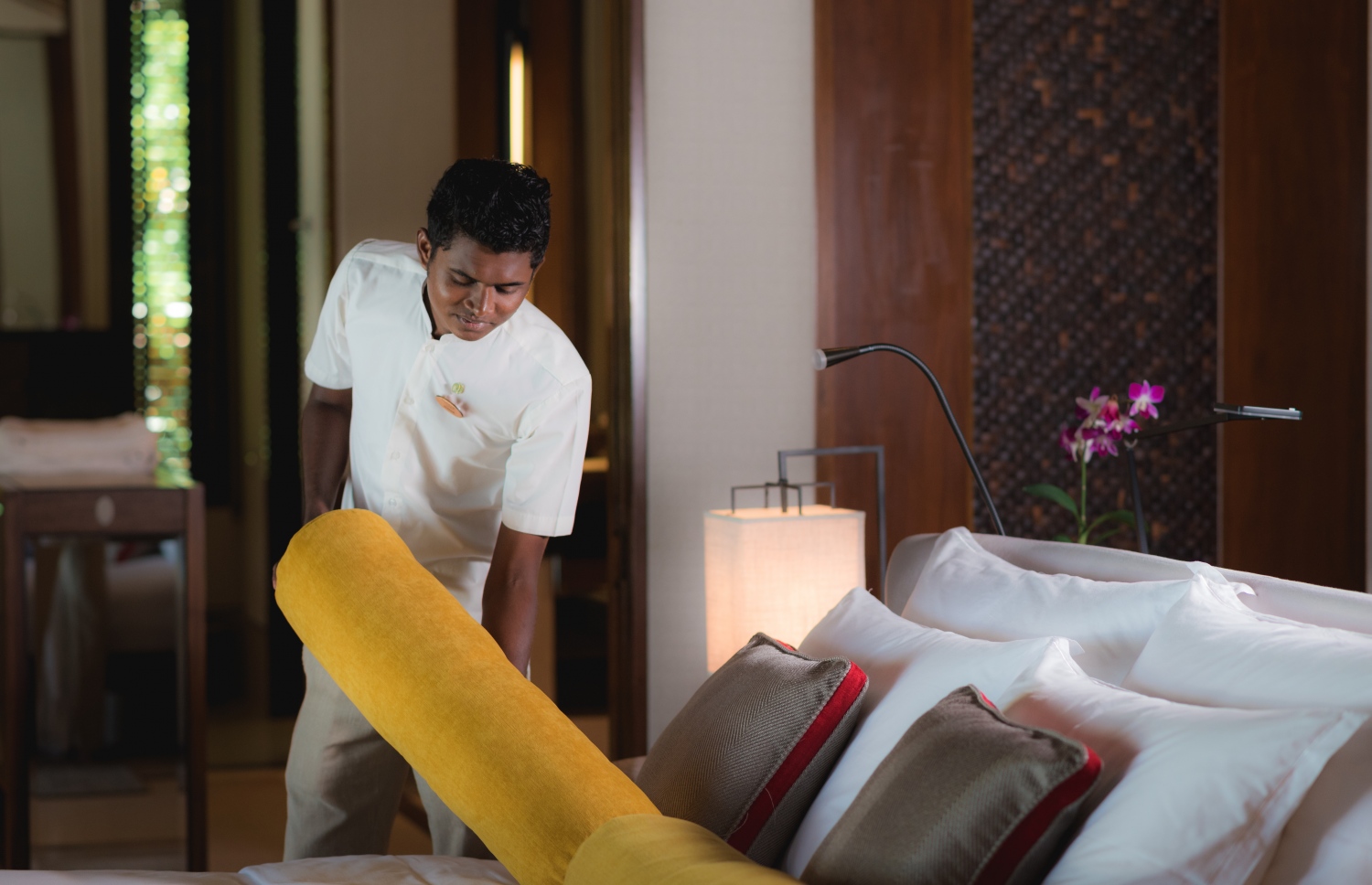 ވަން އެންޑް އޮންލީ ރީތިރަށް އެޕްރެންޓިސްޝިޕް ޕްރޮގްރާމްގްރާމްގެ ބައިވެރިއެއް | ފޮޓޯ: ވަން އެންޑް އޮންލީ ރީތިރަށް