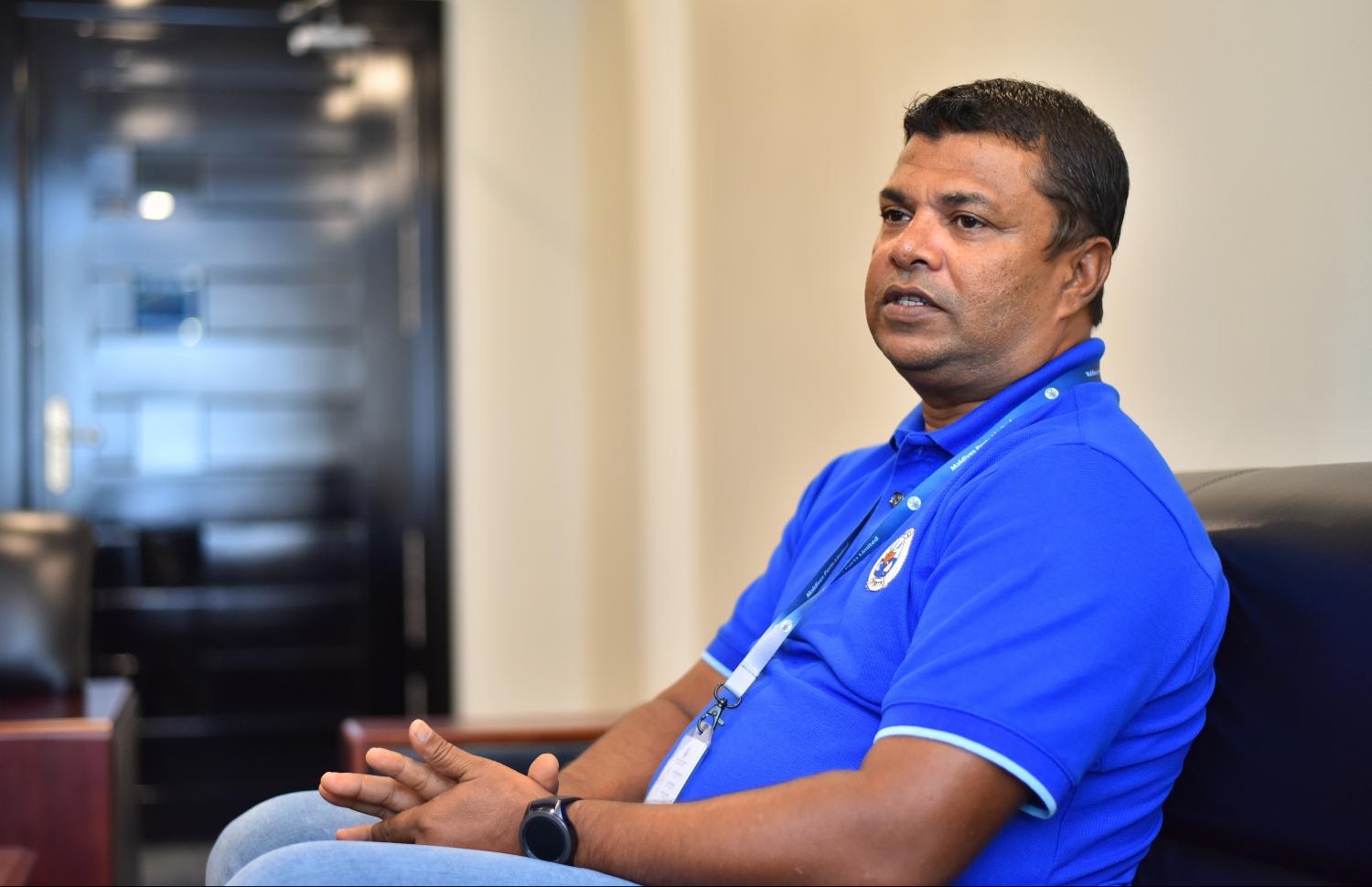 އެމްޕީއެލްގެ ސީއީއޯ ޝާހިދު އަލީ "މިހާރު" އަށް އިންޓަވިއު ދެއްވަނީ: ފޮޓޯ: ހުސައިން ވަހީދު/މިހާރު