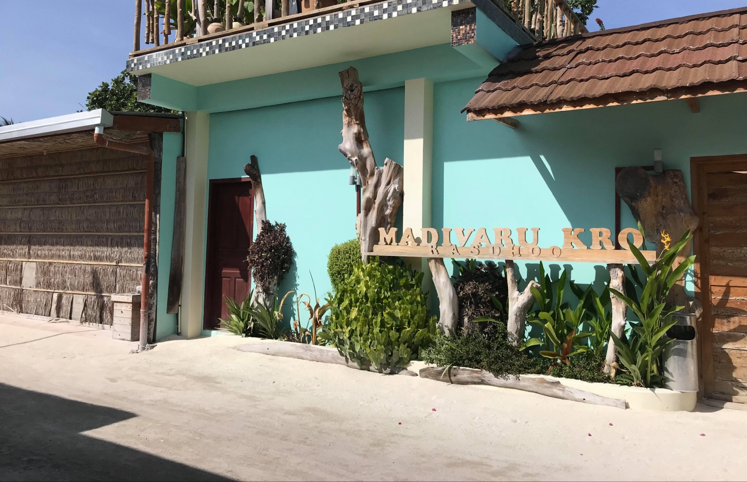 ރަސްދޫގެ ގެސްޓް ހައުސްއެއް: އީދު ބަންދުގައި ގެސްޓް ހައުސްތައް ވަނީ ފުރިފައި