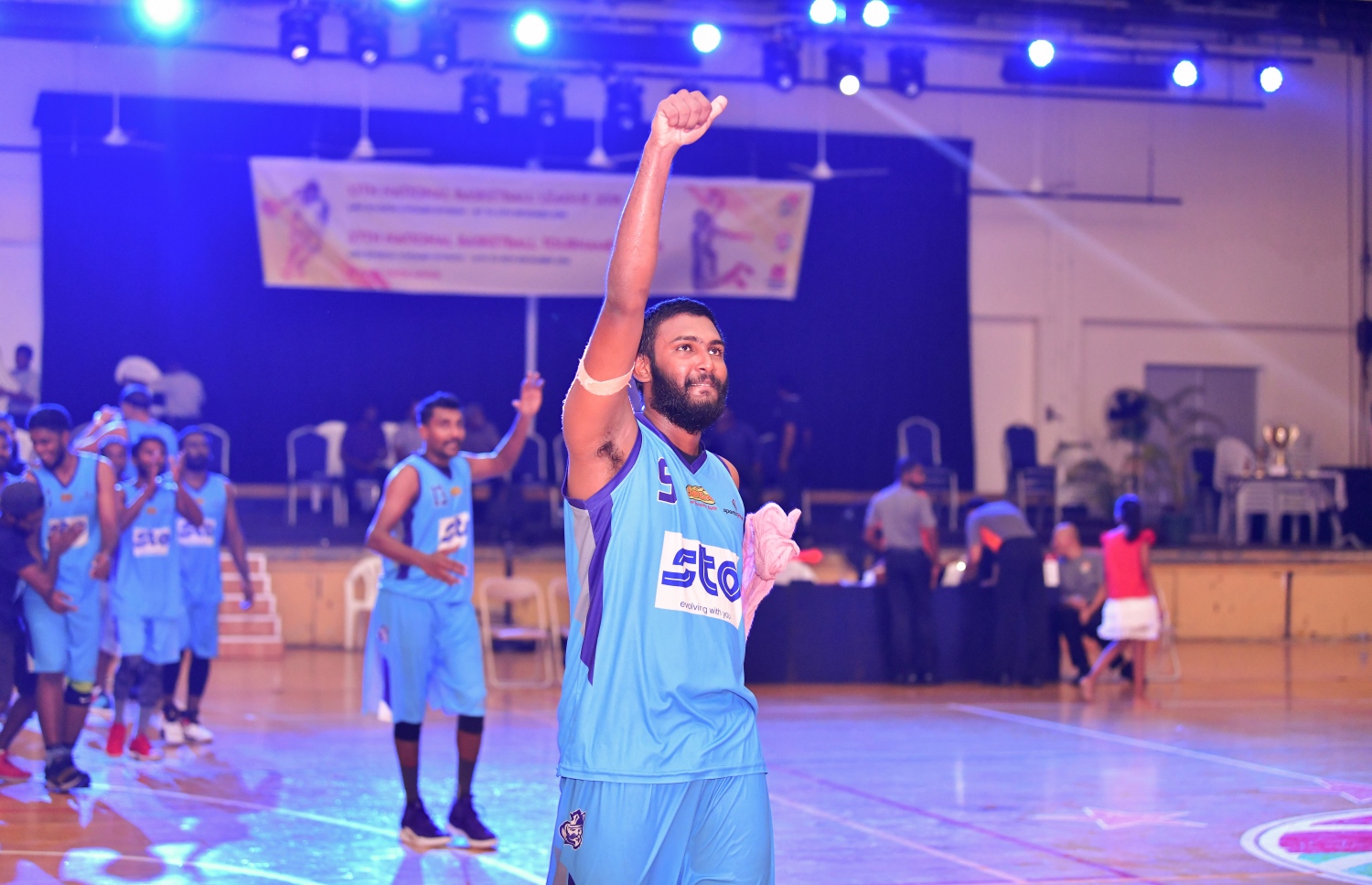 މޮޅު ކުޅުމެއް ދެއްކި ރިޝްފާން މެޗަށް ފަހު އުފާފާޅުކުރަނީ. -- ފޮޓޯ: ނިޝާން އަލީ/ މިހާރު