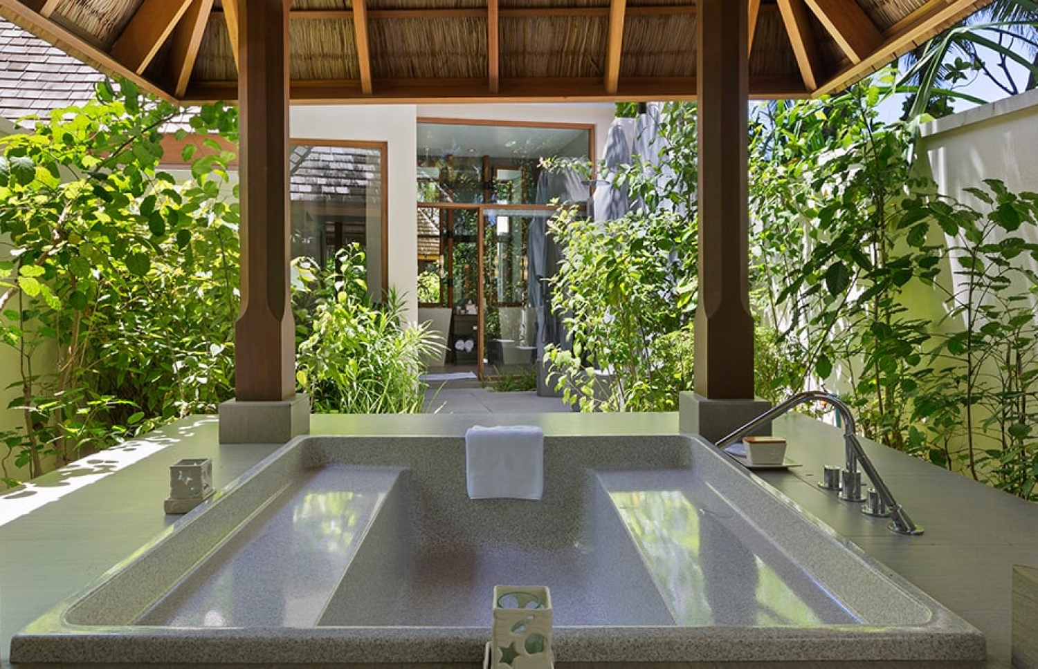 ކޮންރެޑް މޯލްޑިވްސް ރަންގަލި ރިސޯޓުގެ މަރާމާތަށް ފަހު ހުލުވި ޑިއުލަކްސް ބީޗްވިލާ | ފޮޓޯ: ކޮންރެޑް މޯލްޑިވްސް