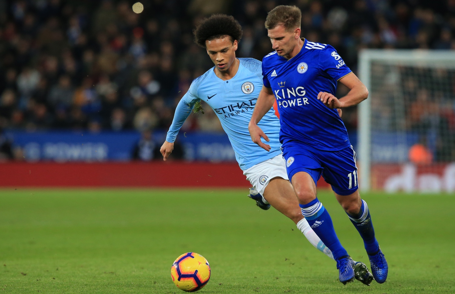 ސިޓީގެ ސާނޭ (ވ) ކައިރިން ލެސްޓާގެ އޮލްބްރައިޓަން ބޯޅަ ހިފައިގެންދަނީ. -- ފޮޓޯ: އޭއެފްޕީ