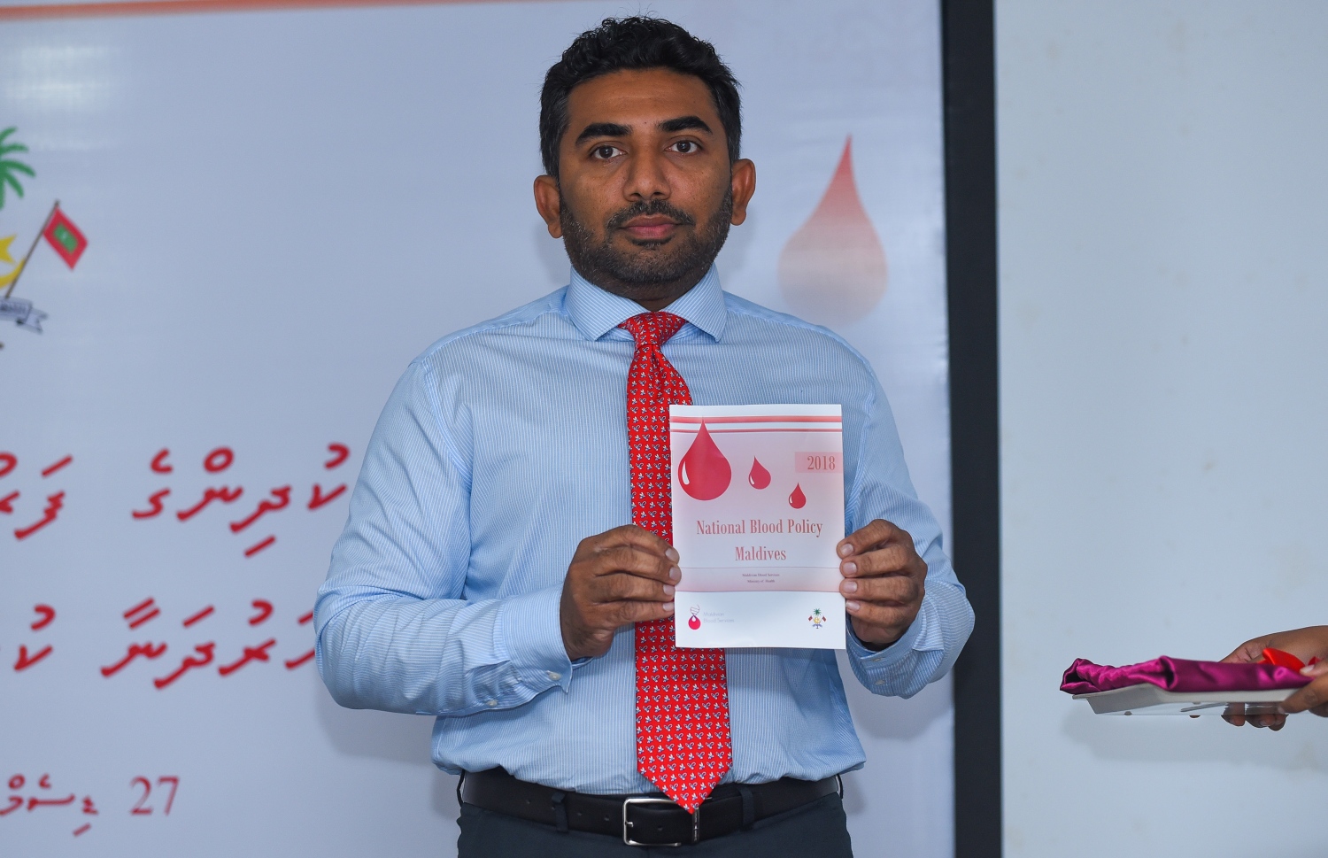 ހެލްތު މިނިސްޓަރު އަބްދުﷲ އަމީން ލޭގެ ގައުމީ ސިޔާސަތު އިފްތިތާހުކޮށްދެއްވަނީ. -- ފޮޓޯ: އަހްމަދު ނިޝާތު/މިހާރު