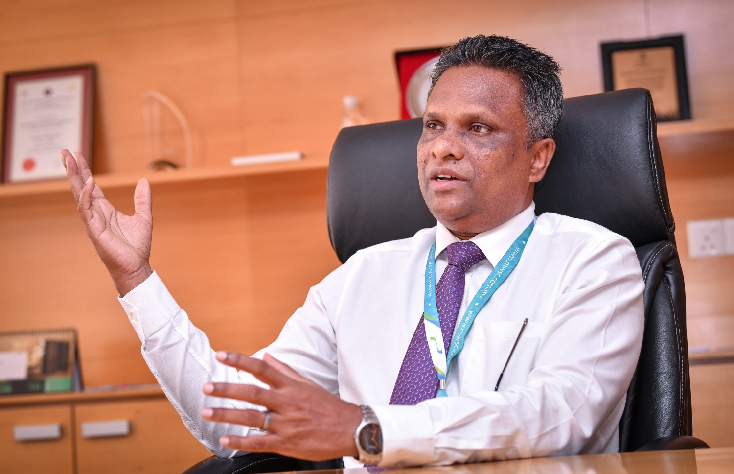 މާލޭ ވޯޓަ އެންޑް ސްވަރޭޖު ކޮމްޕެނީ (އެމްޑަބްލިއުއެސްސީ) ގެ މެނޭޖިން ޑިރެކްޓަ އާދަމް އާޒިމް