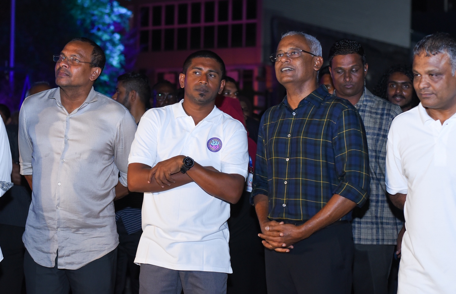 މާލެ: ޑިސެމްބަރު 28، 2018- ޒުވާނުންގެ ހުނަރާއި ވިޔަފާރީގެ ހަރަކާތްތައް އެކުލެވޭ "ހަފްތާ ރެސް" ބައްލަވާލެއްވުމަށް ރައީސް އިބްރާހިމް މުހަންމަދު ސޯލިހު ވަޑައިގެން ޔޫތު މިނިސްޓަރު އަހުމަދު މަހުލީފާ އެކު ----ފޮޓޯ: އަހުމަދު ނިޝާތު/ މިހާރު