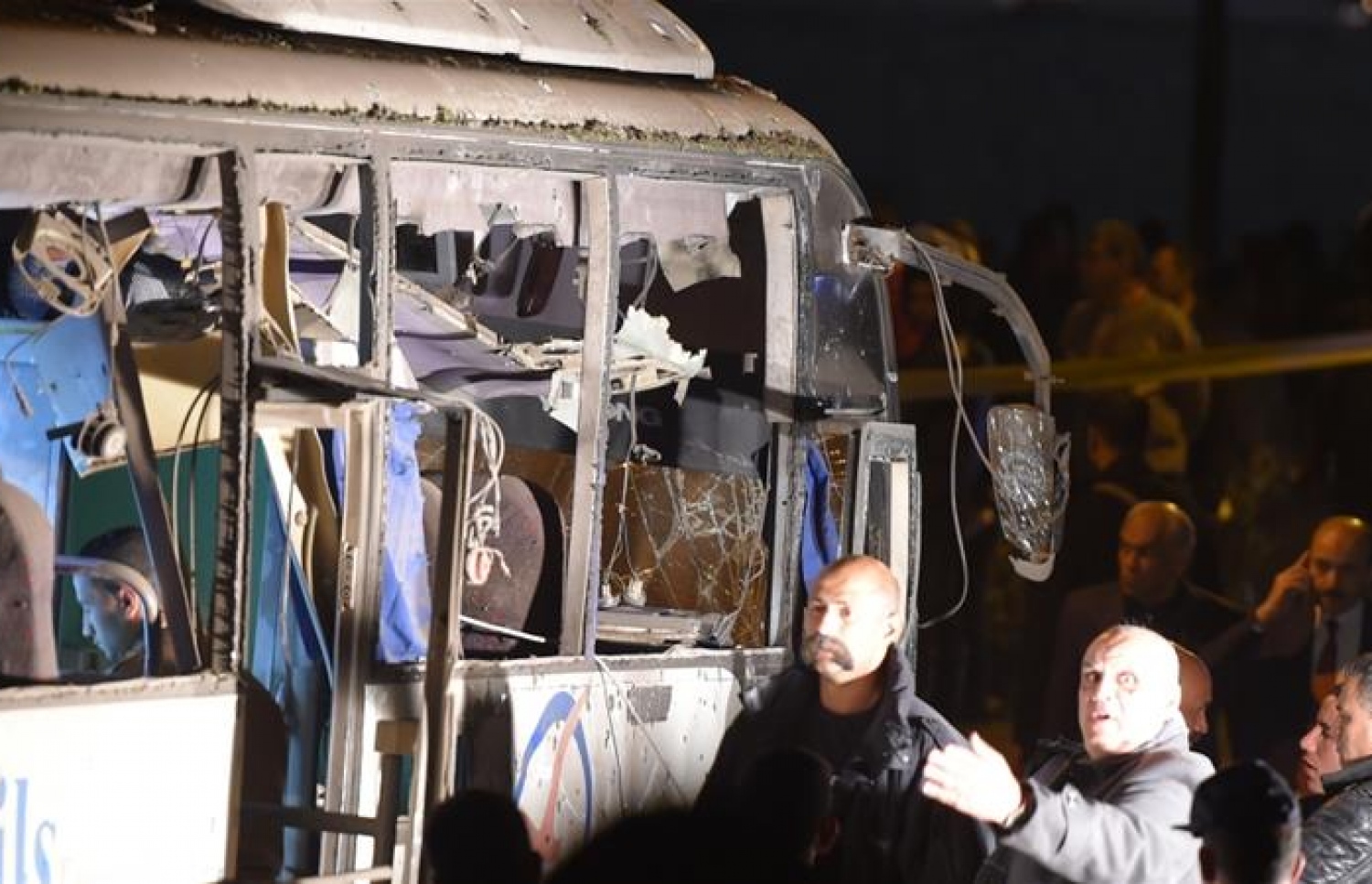 މިސްރުގައި ރޭ ގޮއްވާލި ބޮމުގައި ބަހަށް ލިބިފައިވާ ގެއްލުންތައް. --ފޮޓޯ:އޭއެފްޕީ