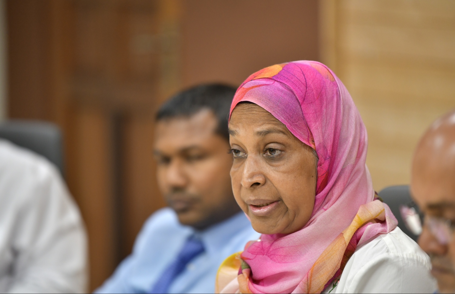 މިނިސްޓަރު އާތިފާ: މި ވެެރިކަމުގައި މިނިސްޓަރުގެ މަގާމަށް ވަޑައިގަތީ ކުރިން ވެސް ހައުސިން މިނިސްޓްރީގައި މަސައްކަތް ކުރެއްވުމަށް ފަހު.