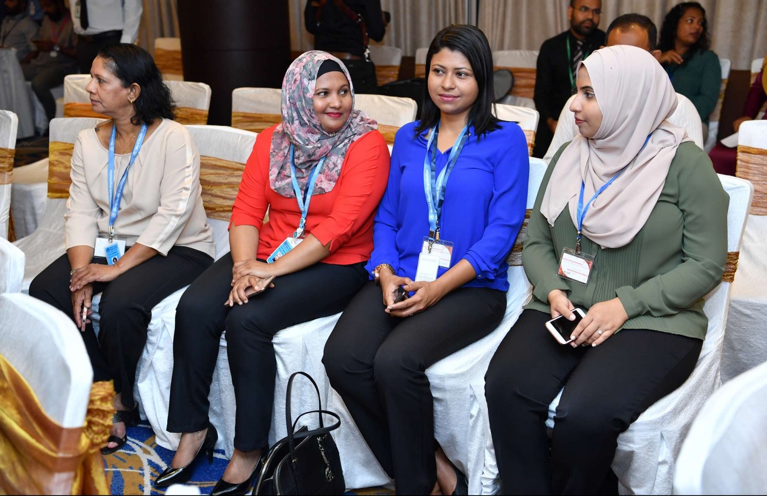 30 ޑިސެމްބަރު 2018: ހެލްތު މިިނިސްޓްރީން އިންތިޒާމްކޮށްގެން ބާއްވާ ދިވެހި ބޭސް އަދި އޯލްޓަނޭޓިވް މެޑިސިން ކުރިއެރުވުމާ ބެހޭ މަހާސިންތާ އިފްތިހާތުކުރުމުގެ ގޮތުން ހޮޓެލް ޖެންގައި ބޭއްވި ރަސްމިއްޔާތުގެ ތެރެއިން.---ފޮޓޯ:ރައީސް އޮފީސް