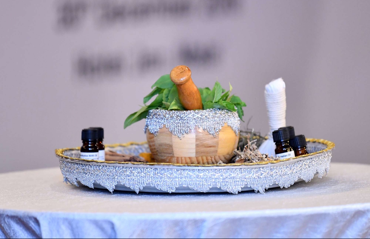 30 ޑިސެމްބަރު 2018: ހެލްތު މިިނިސްޓްރީން އިންތިޒާމްކޮށްގެން ބާއްވާ ދިވެހި ބޭސް އަދި އޯލްޓަނޭޓިވް މެޑިސިން ކުރިއެރުވުމާ ބެހޭ މަހާސިންތާ އިފްތިހާތުކުރުމުގެ ގޮތުން ހޮޓެލް ޖެންގައި ބޭއްވި ރަސްމިއްޔާތުގެ ތެރެއިން.---ފޮޓޯ:ރައީސް އޮފީސް