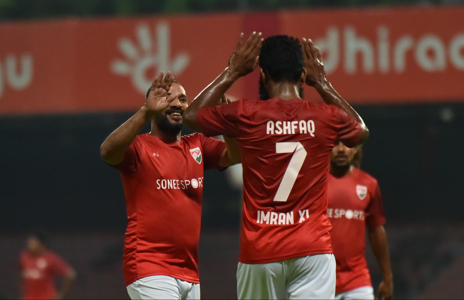 30 ޑިސެމްބަރު 2018: ރާއްޖޭގައި އުފެދުނު އެންމެ މޮޅު ގޯލްކީޕަރު އިމްރާން މުހައްމަދު (އިއްމަ) ގައުމީ ފުޓްބޯޅަ ޓީމަށް ކުޅުން ހުއްޓާލުން ފާހަގަކުރުމުގެ ގޮތުން ކުޅުނު ހާއްސަ ފުޓުބޯޅަ މެޗުގެ ތެރެއިން.---ފޮޓޯ: ހުސައިން ވަހީދު/މިހާރު