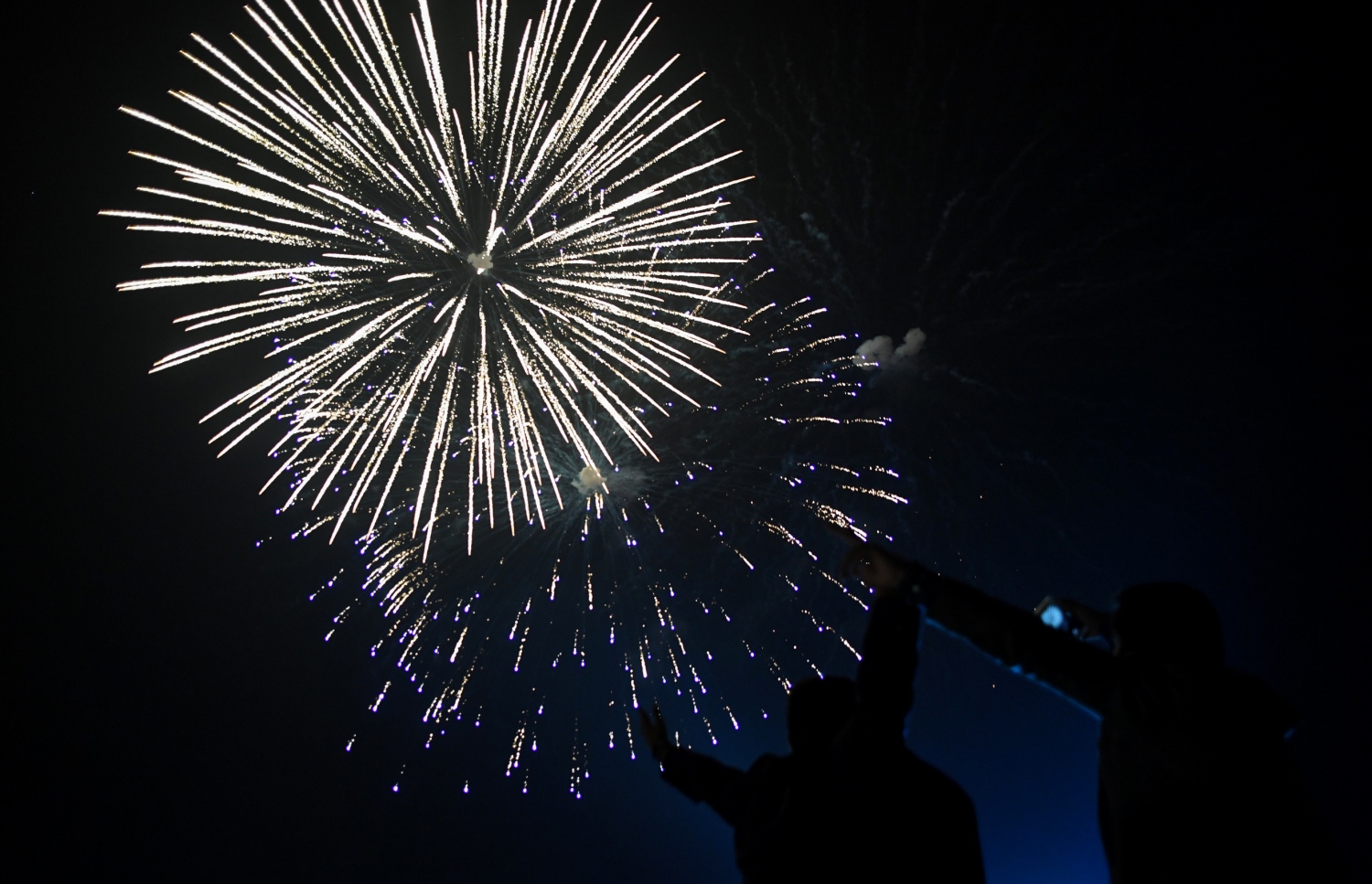 އާ އަހަރު ފާހަގަ ކުރުމަށް ޕާކިސްތާނުގައި ހަވާ އަރުވަނީ. --ފޮޓޯ:އޭއެފްޕީ