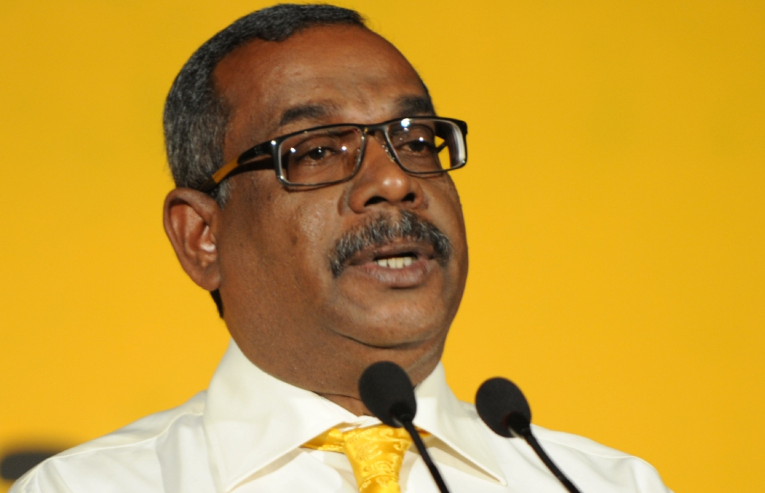 ސަރަނގު އާދަމް މަނިކު: އެމްޑީޕީގެ ޖަލްސާއެއްގައި ވާހަކަ ދައްކަވަނީ: އޭނާ ވިދާޅުވީ އެމްޑީޕީ އެމްޑީޕީއަކަށް ހެދުނު ދުވަހަކުން އަލުން އެ ޕާޓީން ފެންނާނެ ކަމަށް.--- ފައިލް ފޮޓޯ| އެމްޑީޕީ