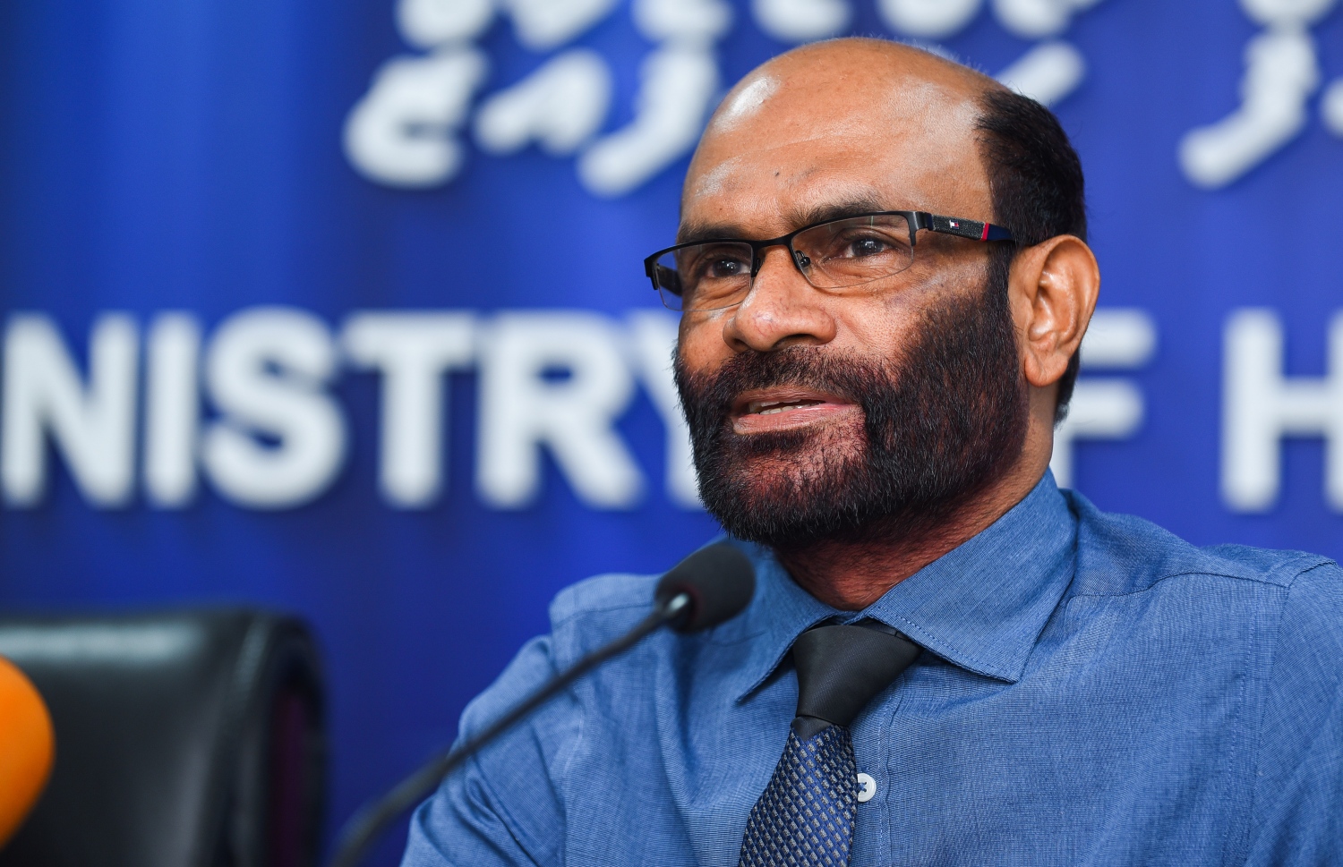 ޖަލުގެ އޮޑިޓް ހެދުމަށްޓަކައި ހޯމް މިނިސްޓްރީން އެކުލަވާލި ކޮމިޝަނުން ބޭއްވި ފުރަތަމަ ނޫސްވެރިންގެ ބައްދަލުވުމުގައި އެ ކޮމިޝަންގެ ރައީސް އަހުމަދު އަބްދުލްކަރީމް ވާހަކަދައްކަވަނީ.--ފޮޓޯ: އަހުމަދު ނިޝާތު/ މިހާރު