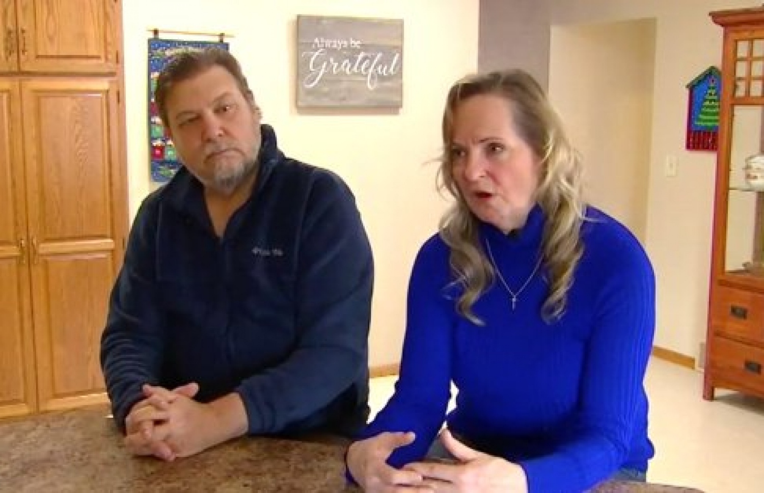 ބިލް އާއި މޭރީ ފޮކްސް 9އާ ވާހަކަ ދައްކަނީ.