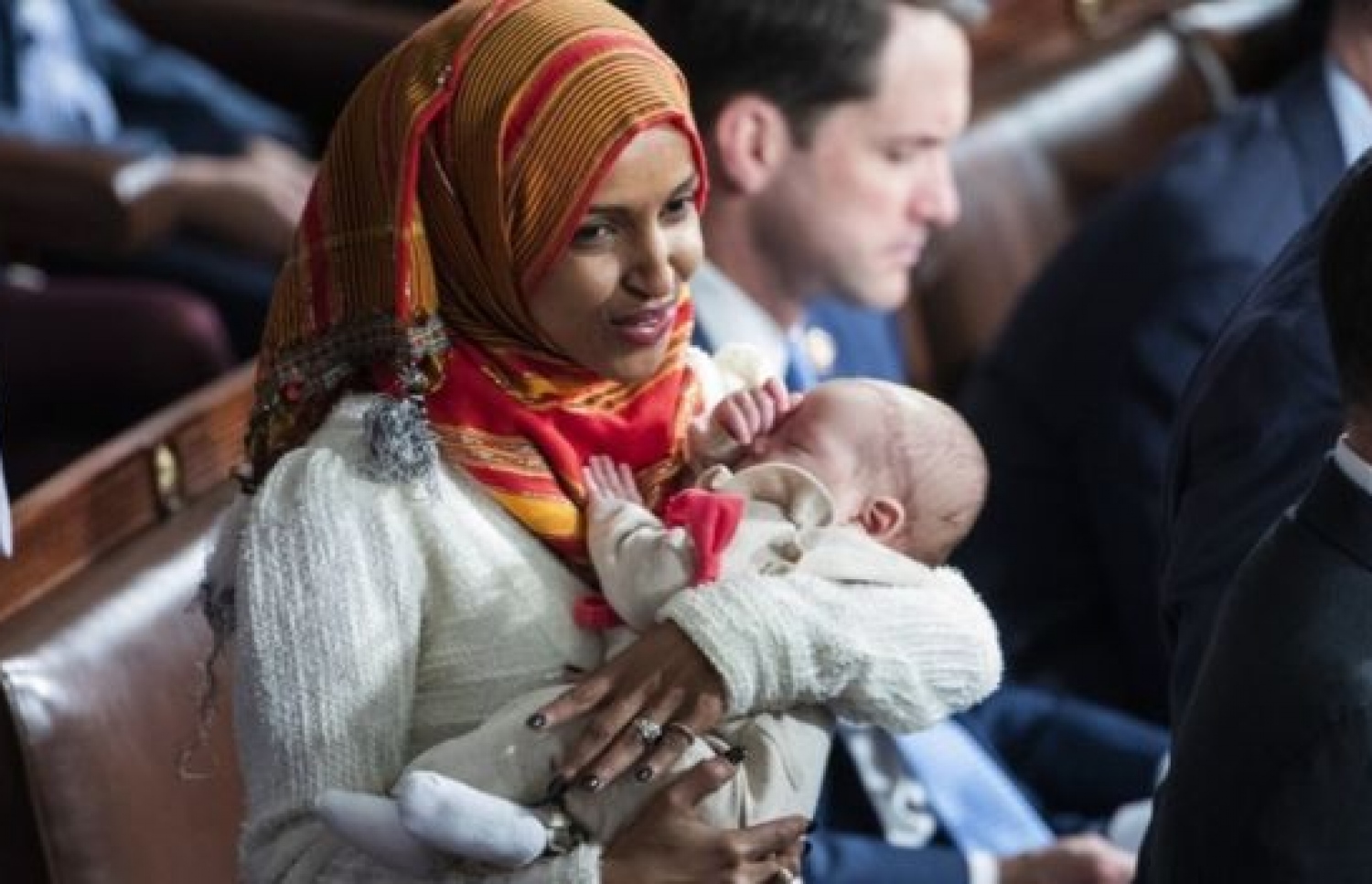 މުސްލިމް އަންހެން މެންބަރު އިލްހާން އުމަރު ކޮންގްރެސްގައި.