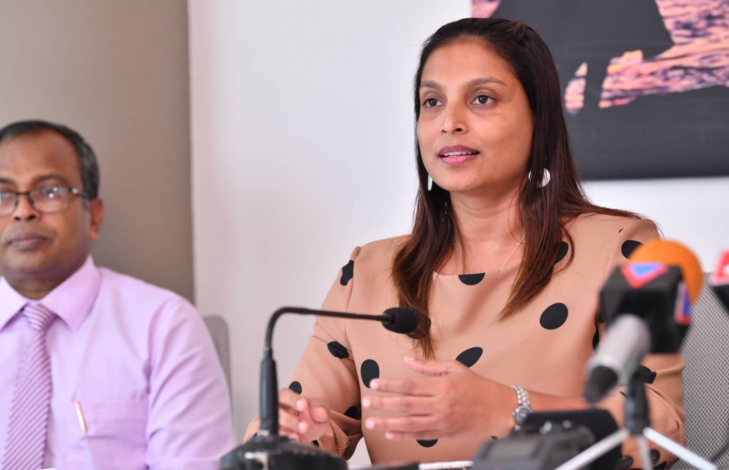 ދިރާސީ އާ އަހަރާ ގުޅޭ ގޮތުން އެޑިއުކޭޝަން މިނިސްޓަރު ޑރ. އާއިޝަތު އަލީ ވާހަކަދައްކަވަނީ-- ފޮޓޯ: ނިޝާން އަލީ/ މިހާރު