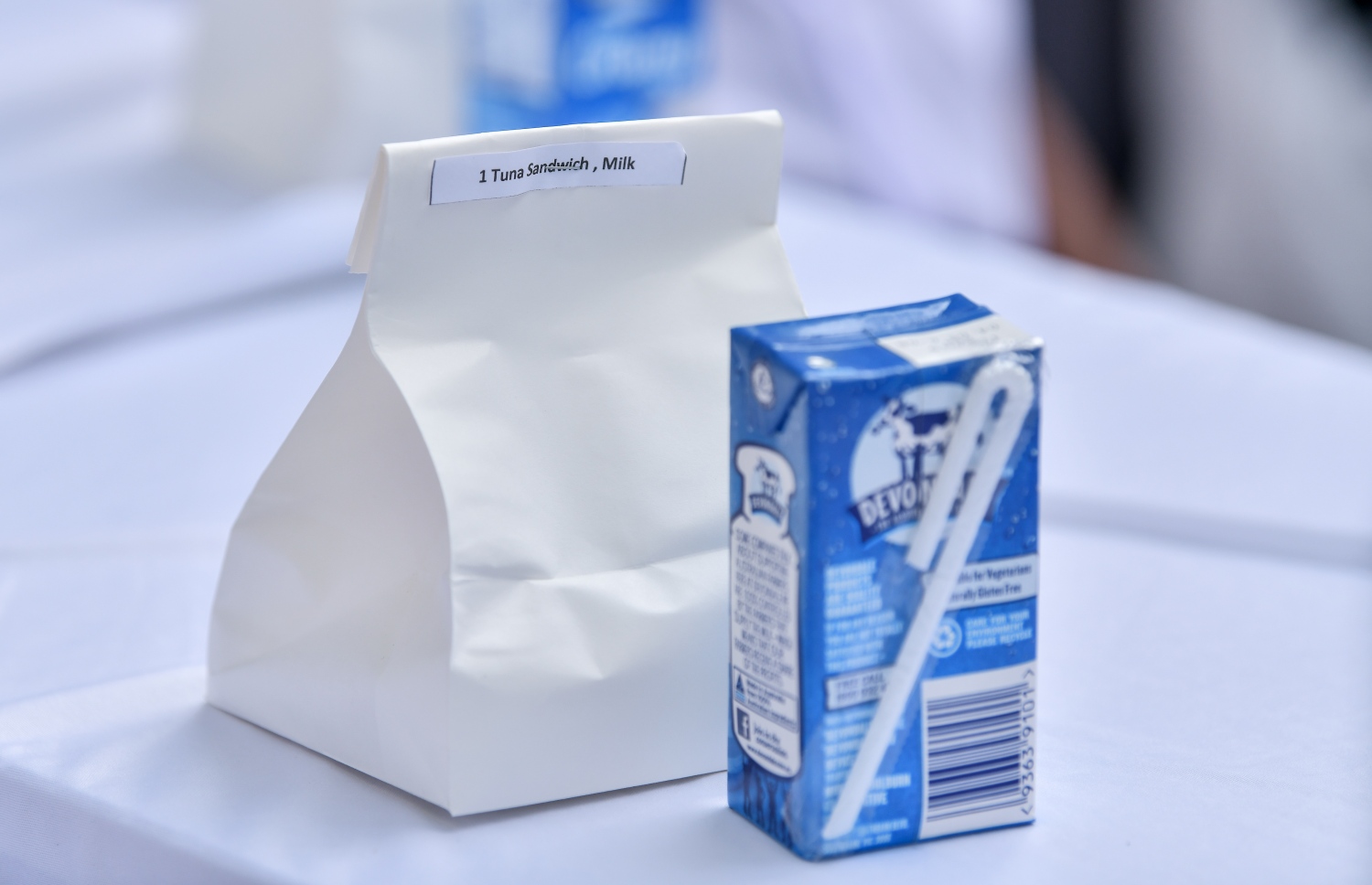 މާލެ: ޖެނުއަރީ 13، 2019- ސްކޫލް ކުދިންގެ ނާސްތާ: ސަރުކާރުގެ ޚަރަދުގައި ސްކޫލް ކުދިންނަށް ހިލޭ ދޭ ނާސްތާ ހުންނާނީ މި ކަހަލަ ޕެކެއްގައި.---ފޮޓޯ؛ ނިޝާން އަލީ/މިހާރު