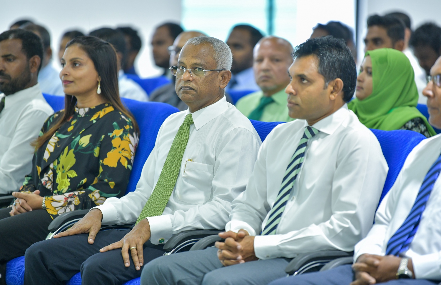 ހުޅުމާލެ: ޖެނުއަރީ 13، 2019- ރާއްޖޭގައި މިހާތަނަށް އިމާރާތްކުރި އެންމެ ބޮޑު ސްކޫލް، ހުޅުމާލޭގެ ހުރަވީ ސްކޫލް ރަސްމީކޮށް ހުޅުއްވައި ދެއްވުމުގެ ރަސްމިއްޔާތުގައި ރައީސް އިބްރާހިމް މުހައްމަދު ސޯލިހާއި ނައިބު ރައީސް ފައިސަލް ނަސީމާއި އެޑިއުކޭޝަން މިނިސްޓަރު ޑރ. އާއިޝަތު އަލީ ބައިވެރިވެވަޑައިގަންނަވަނީ.--- ފޮޓޯ: އަހުމަދު ނިޝާތު/މިހާރު
