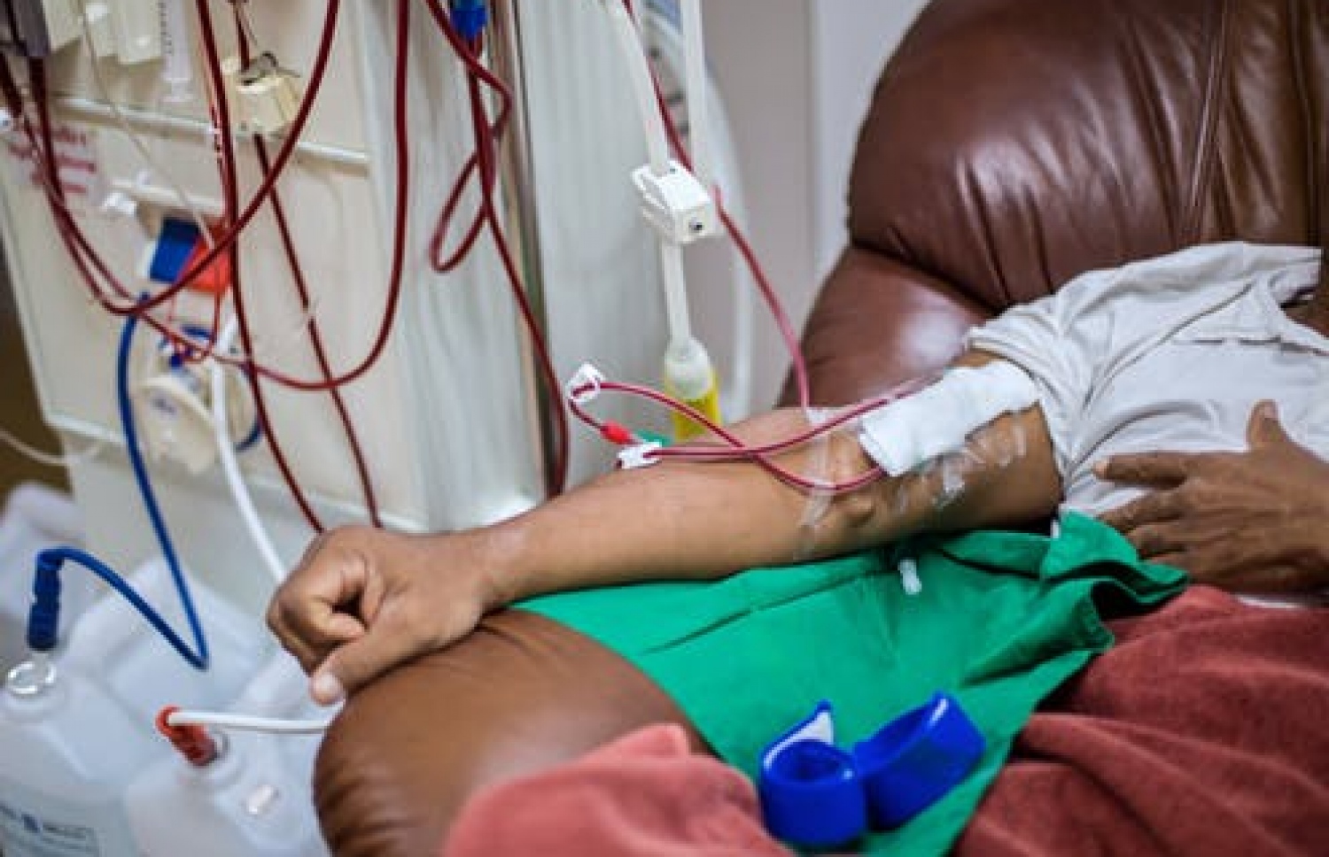 ކިޑްނީ ފެއިލްވެފައިވާ މީހަކު ޑައިލަސިސް ހަދަނީ