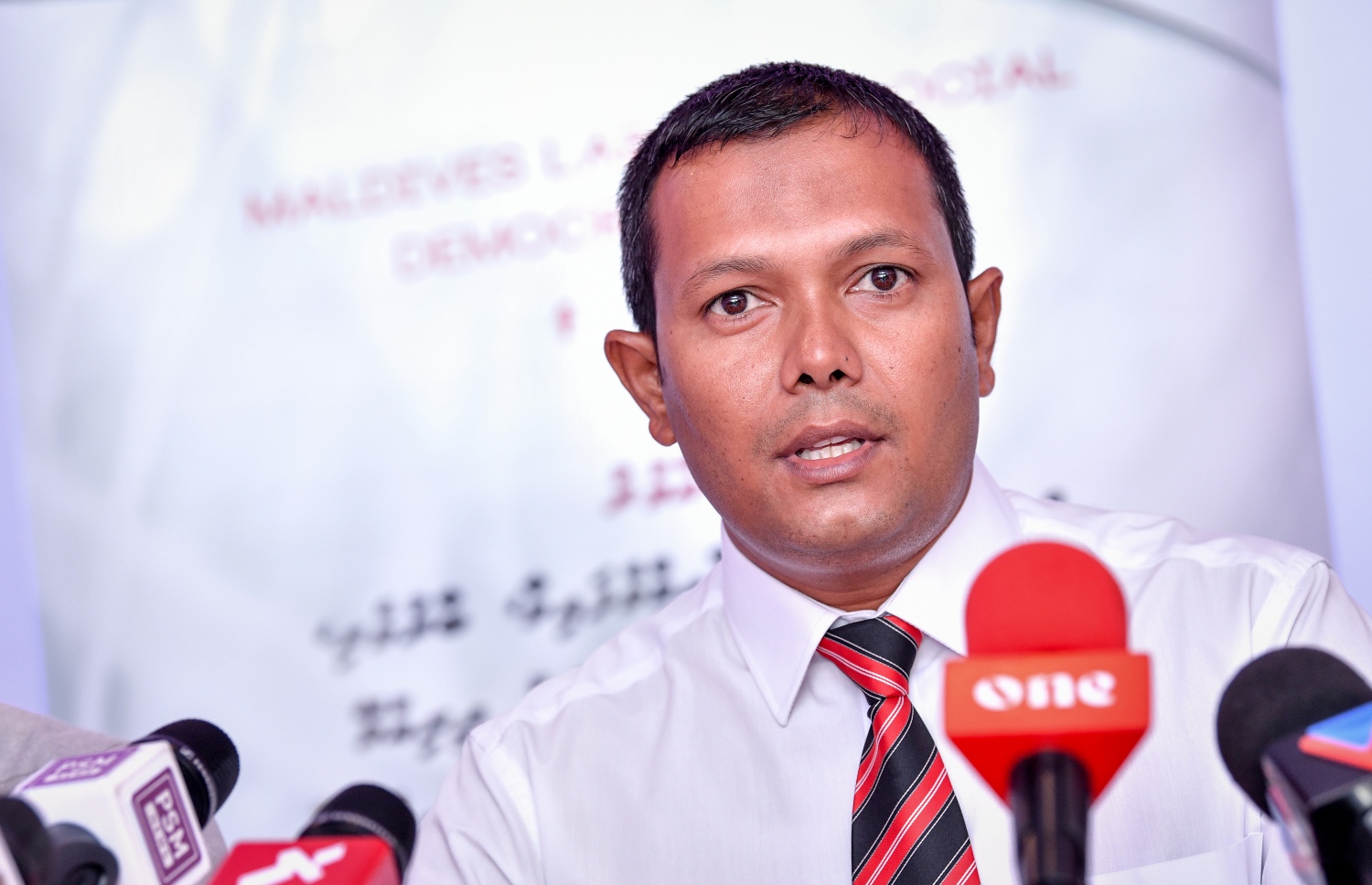 ލޭބާ ޕާޓީގެ ޗެއާޕާސަން ޝިހާމް -- މިހާރު ފޮޓޯ/ނިޝާން އަލީ