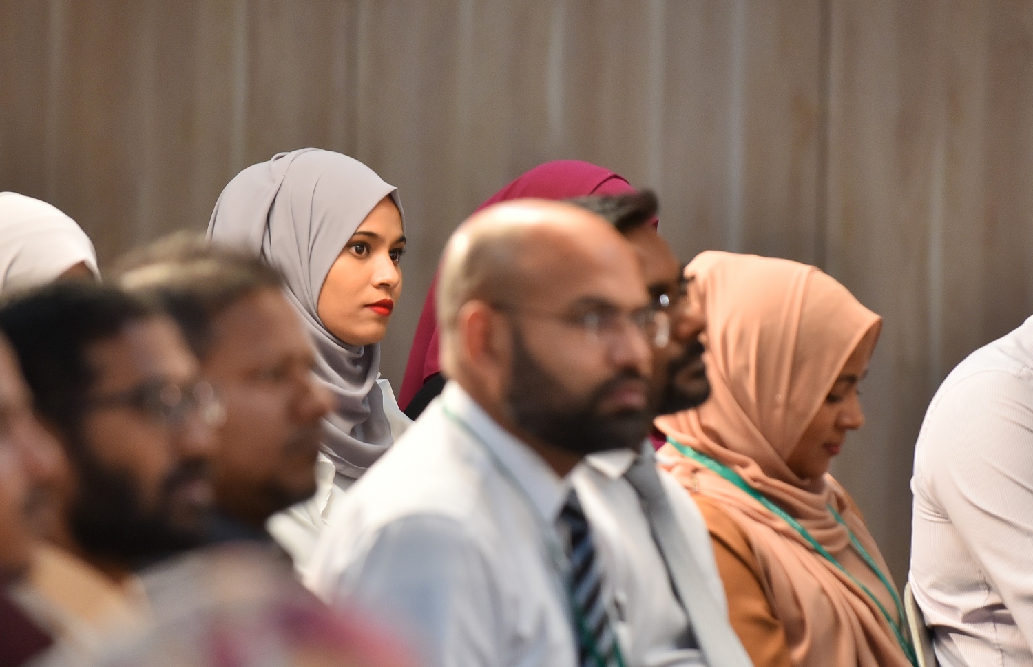 މާލެ: ޖެނުއަރީ 22، 2019- ސަރުކާރުގެ ސިއްހީ ޚިދުމަތް ދޭ ހުރިހާ ތަނެއް އެއް ވިއުގާ އަކުން ގުޅުވައިލުމަށްޓަކައި ހެލްތު މިނިސްޓްރީ އާއި ސައިންސް އެންޑް ޓެކްނޮލޮޖީ މިނިސްޓްރީގެ ފަރާތުން އެއްބަސްވުމެއްގައި ސޮއިކުރުމަށް މިއަދު ބޭއްވި ރަސްމިއްޔާތުގެ ތެރެއިން.---ފޮޓޯ: އަހުމަދު ނިޝާތު/މިހާރު