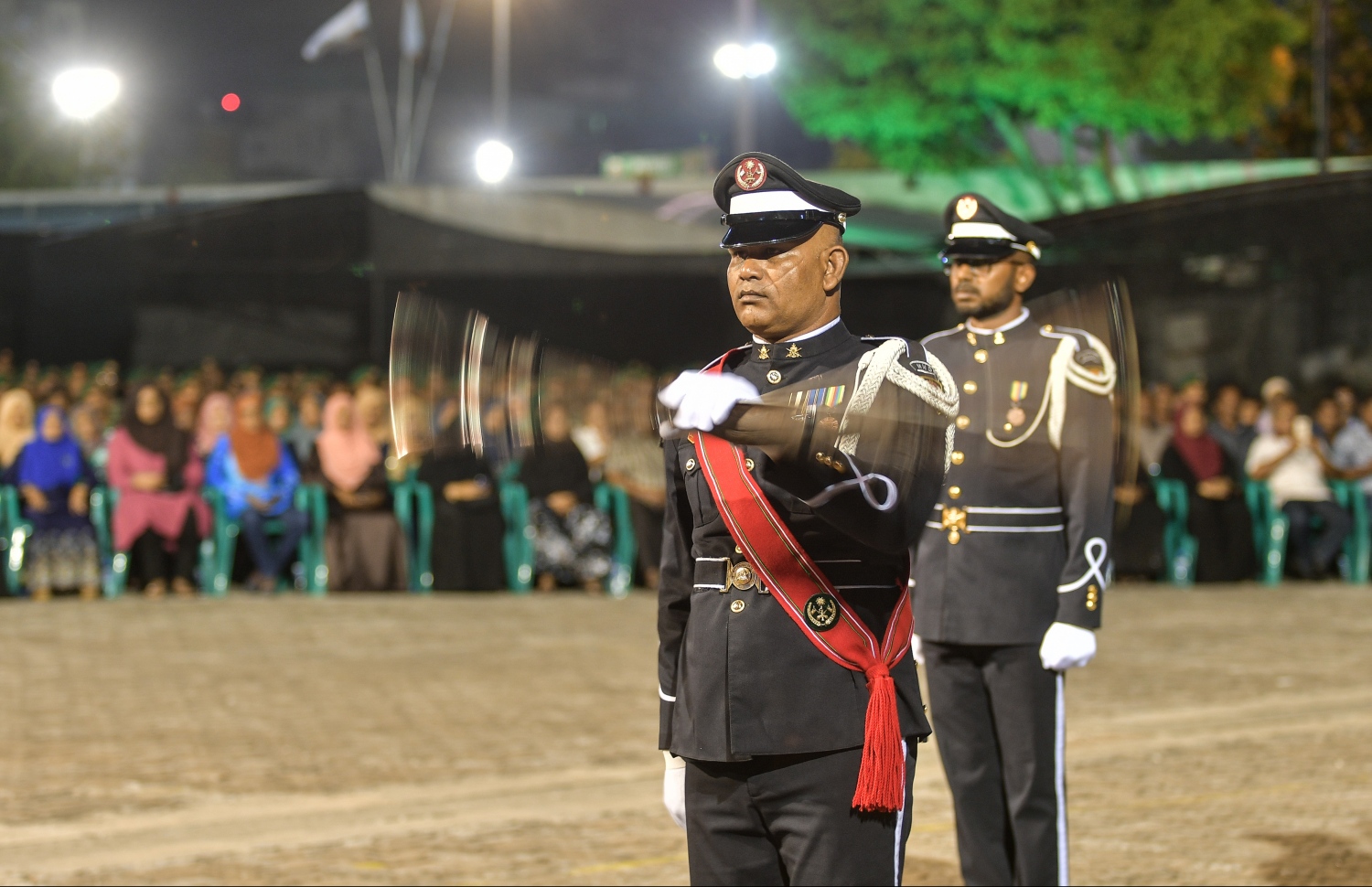 މާލެ: ޖެނުއަރީ 22، 2019- ސިފައިންގެ 64 ވަނަ އަސާސީ ތަމްރީނު ބެޗު ހުވާކުރުމާއި ބަޑި ހަވާލުކުރުމުގެ ރަސްމިއްޔާތުގައި، ހެވިކަމުގެ ހަރަކާތެއް ކުރިއަށް ގެންދަނީ.---ފޮޓޯ: ހުސައިން ވަހީދު/މިހާރު