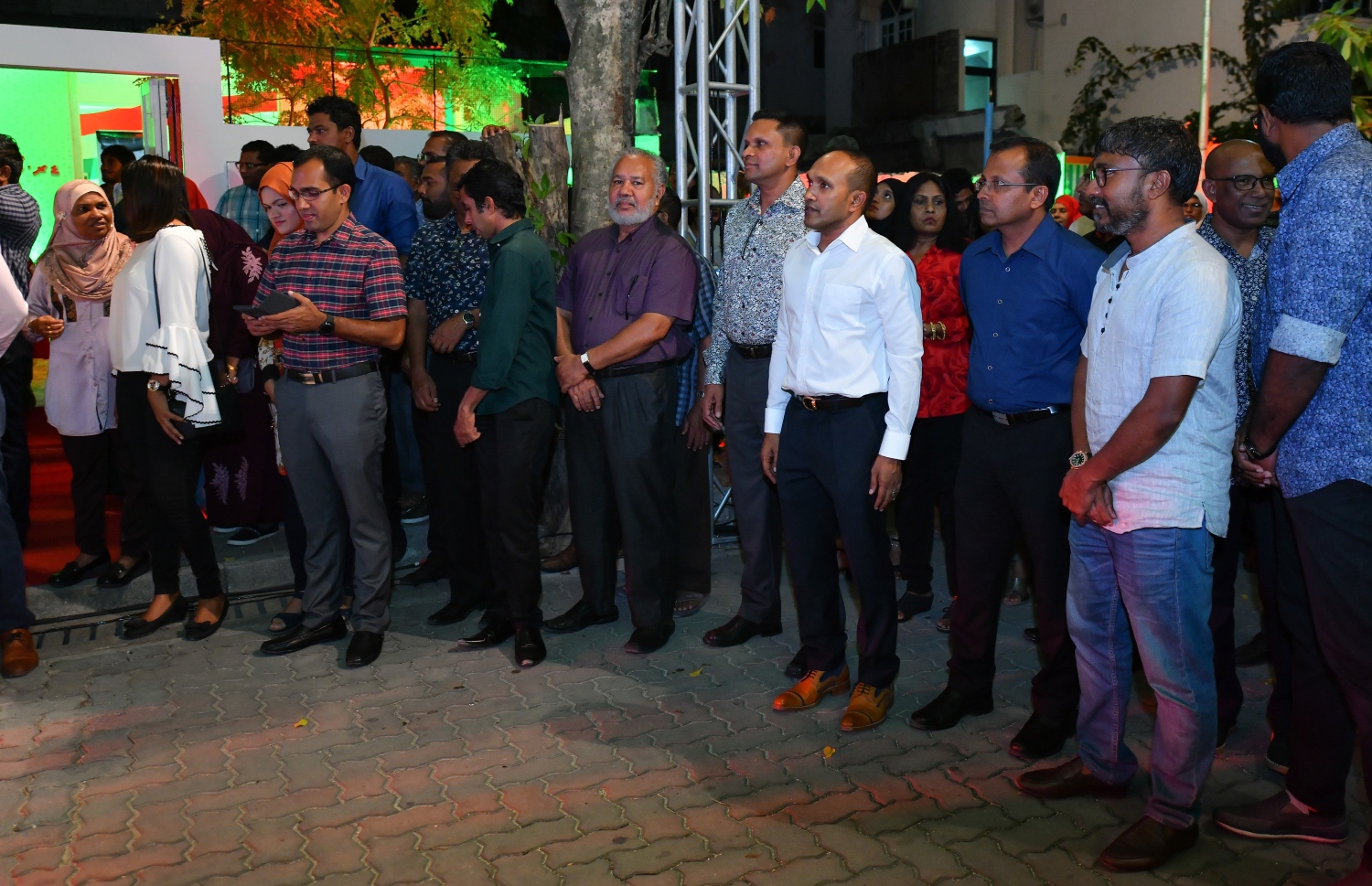 ވިލިމާލެ: ޖެނުއަރީ 24، 2019- އަންނަ އޭޕްރީލް މަހު ބާއްވާ ރައްޔިތުންގެ މަޖިލިހުގެ އިންތިޚާބުގައި ވިލިމާލެ ދާއިރާ އަށް ޖުމްހޫރީ ޕާޓީގެ ޓިކެޓުގައި ވާދަކުރައްވާ ކުރީގެ ނައިބު ރައީސް ޑރ. މުހައްމަދު ޖަމީލް އަހުމަދުގެ ކެމްޕެއިން ރަސްމީކޮށް ފެށުމުގެ ހަފުލާގެ ތެރެއިން.---ފޮޓޯ: އަހުމަދު ނިޝާތު/މިހާރު