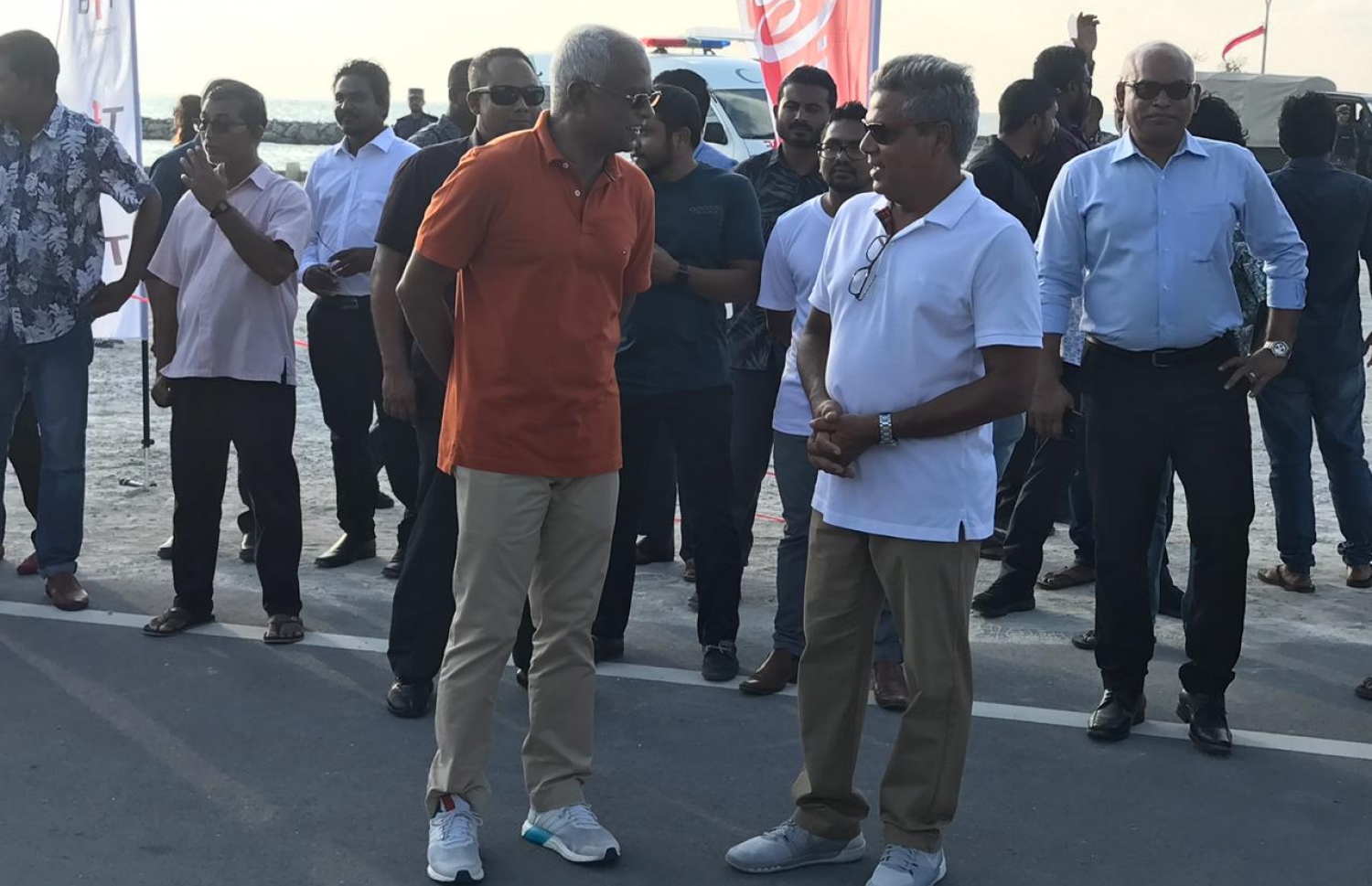 ރަން އިން ލާމްގެ ކުޑަ ކުދިންގެ ބައި ފެށުމުގެ ގޮތުން މިއަދު އޮތް ހަރަކާތުގައި ރައީސް އާއި މަޖިލީހުގެ ނައިބް ރައީސް މޫސާ މަނިކް ބައިވެރިވެވަޑައިގަންނަވަނީ. --މިހާރު ފޮޓޯ: މުހައްމަދު ހަމްދޫން