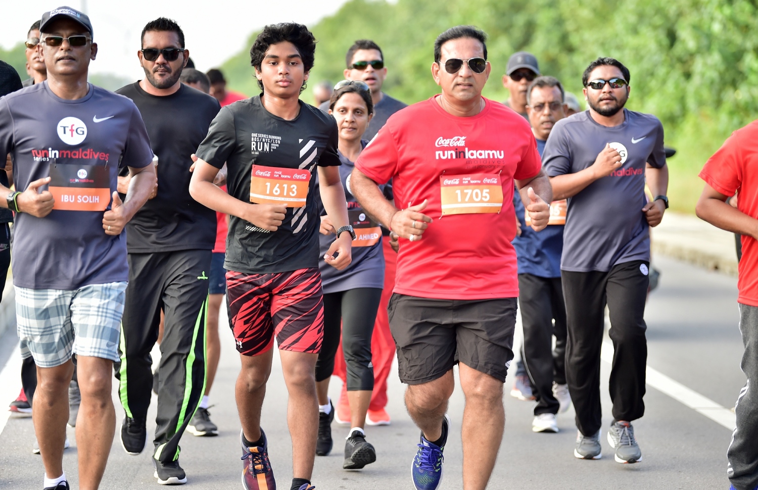 ލ.ގަން: ޖެނުއަރީ 26، 2019- ޓޯޓަލް ފިޓްނަސް ގްރޫޕް (ޓީއެފްޖީ) އިން ލ. އަތޮޅުގައި ބާއްވާ "ކޮކާ ކޯލާ ރަން އިން ލާމު"ގެ ފަސް ކިލޯމީޓަރު ދުވުމުގެ ހަރަކާތުގައި ރައީސް އިބްރާހިމް މުހައްމަދު ސޯލިހު ދުވެވަޑައިގަންނަވަނީ.---ފޮޓޯ: ރައީސް އޮފީސް