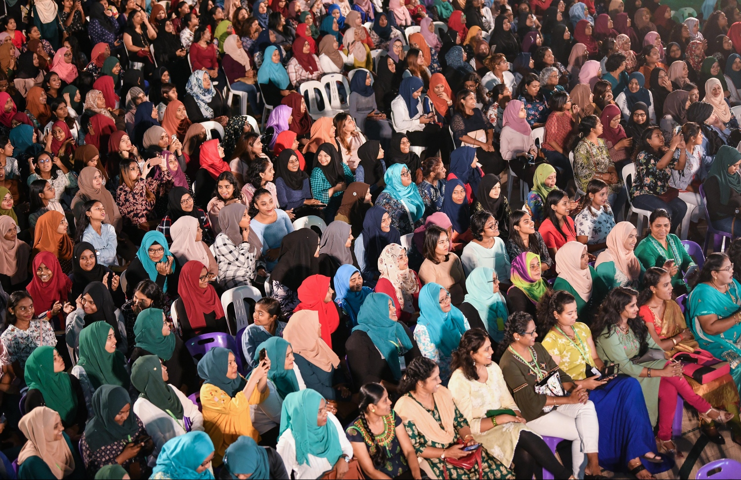 މާލެ: ޖެނުއަރީ 30، 2019- ރާއްޖޭގައި ތިން ވަނަ އަށް އެންމެ ދުވަސްވީ ސްކޫލު ކަމަށްވާ އަމީނިއްޔާ ސްކޫލަށް 75 އަހަރު ފުރުން ފާހަގަކުރުމުގެ ގޮތުން ބޭއްވި ހާއްސަ ހަފްލާގެ ތެރެއިން.---ފޮޓޯ: ހުސައިން ވަހީދު/މިހާރު