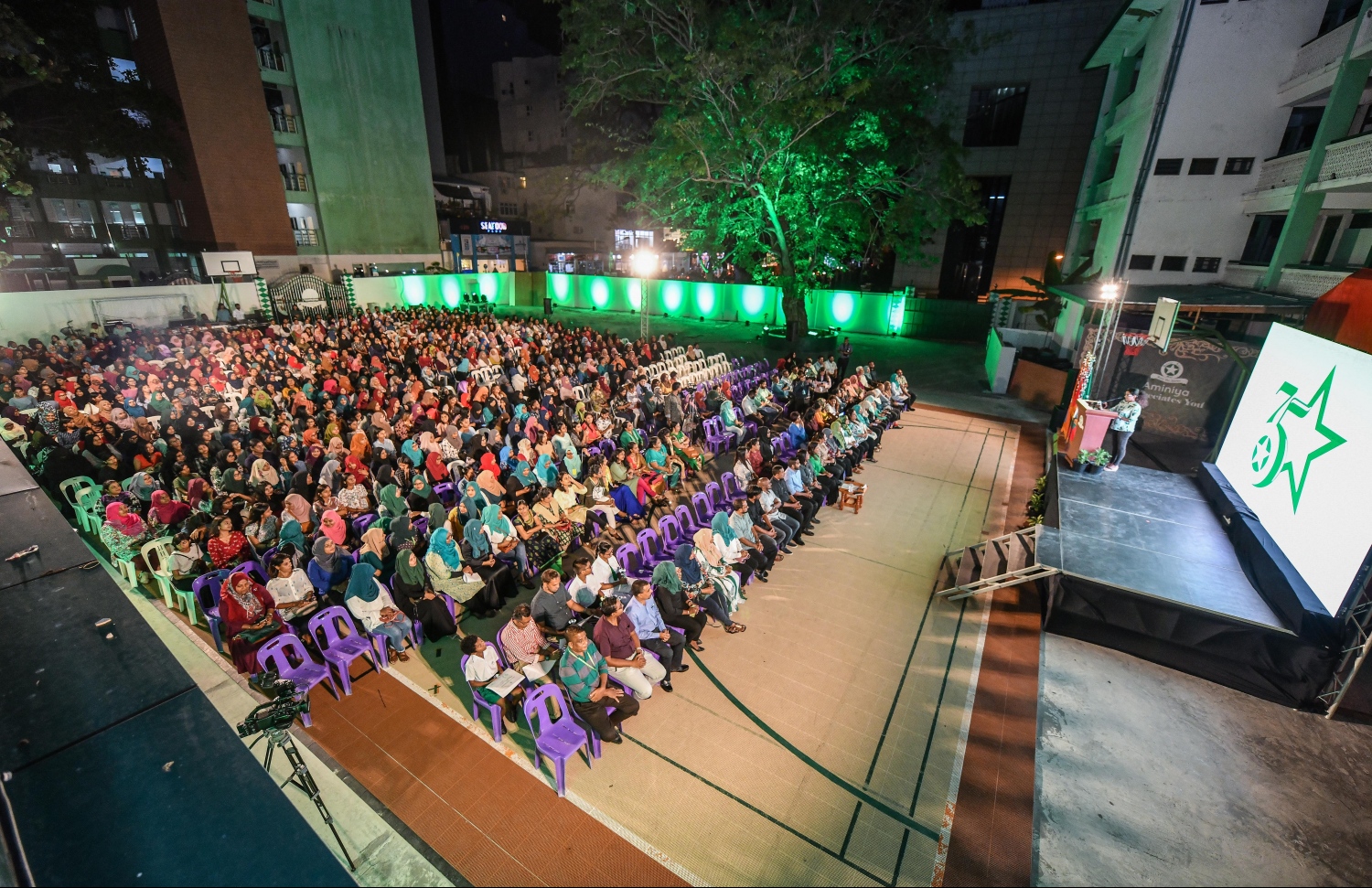 އަމީނިއްޔާގެ އަލިމަސްޔޫބީލްގެ ހަރަކާތްތަކުގެ ފެށުން