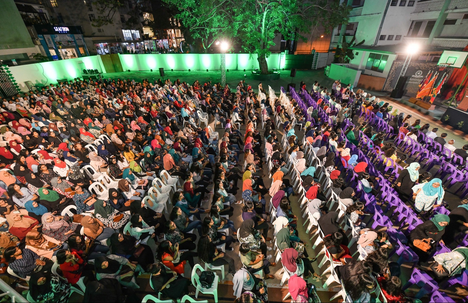 މާލެ: ޖެނުއަރީ 30، 2019- ރާއްޖޭގައި ތިން ވަނަ އަށް އެންމެ ދުވަސްވީ ސްކޫލު ކަމަށްވާ އަމީނިއްޔާ ސްކޫލަށް 75 އަހަރު ފުރުން ފާހަގަކުރުމުގެ ގޮތުން ބޭއްވި ހާއްސަ ހަފްލާގެ ތެރެއިން.---ފޮޓޯ: ހުސައިން ވަހީދު/މިހާރު