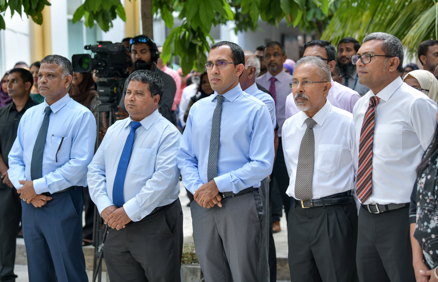 ދުންފަތުގެ ބާވަތްތައް ޕެކެޓްކޮށް ލޭބަލް ޖެހުމާ ބެހޭ ގަވައިދު އިފުތިތާހު ކުރުމަށް މިއަދު ބޭއްވި ރަސްމިއްޔާތުގައި ސަރުކާރުގެ ބައެއް ވަޒީރުންނާއި ބައެއް އިސްބޭފުޅުން.---ފޮޓޯ: ނިޝާން އަލީ/މިހާރު