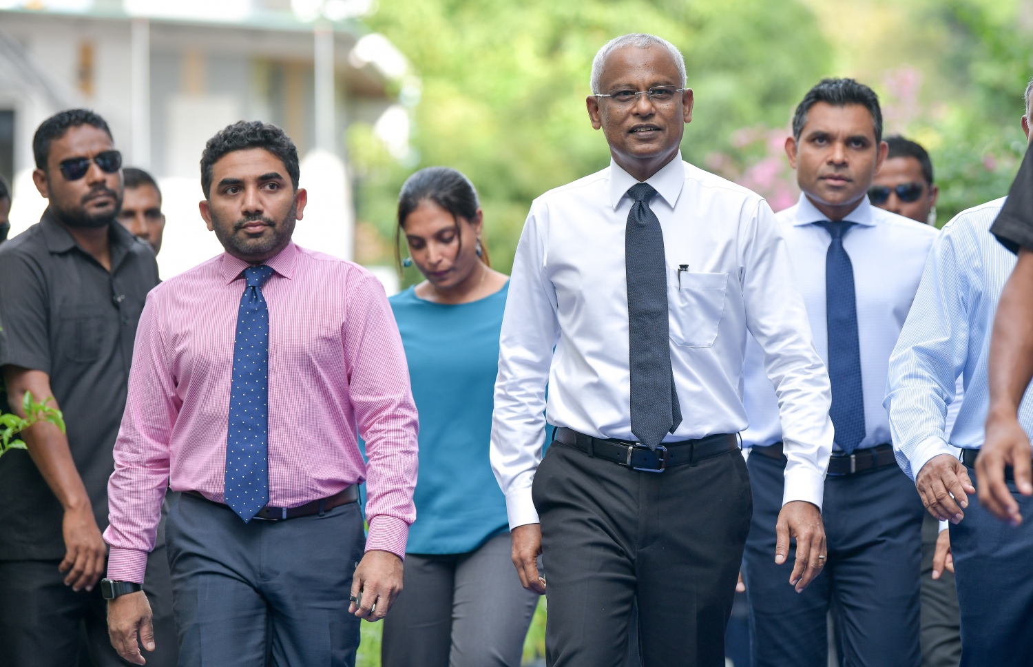 ދުންފަތުގެ ބާވަތްތައް ޕެކެޓްކޮށް ލޭބަލް ޖެހުމާ ބެހޭ ގަވައިދު އިފްތިތާހު ކުރަން މިދިޔަ ޖެނުއަރީގައި ބޭއްވި ރަސްމިއްޔާތުގައި ރައީސް އިބްރާހިމް މުހައްމަދު ސޯލިހް (މ) އަދި ހެލްތު މިނިސްޓަރު އަމީން ބައިވެރިވެވަޑައިގަންނަވަނީ.---ފޮޓޯ: ނިޝާން އަލީ/މިހާރު