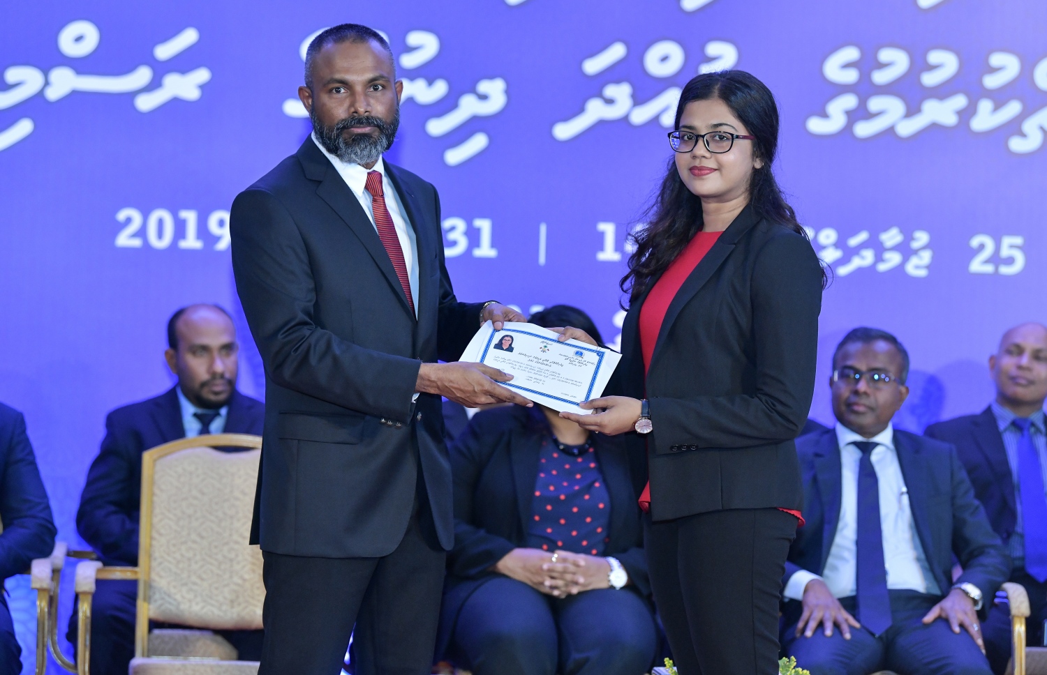 މާލެ: ޖެނުއަރީ 31، 2019- ގާނޫނީ ވަކީލުކަން ކުރުމުގެ ހުއްދަ، ސުޕްރީމް ކޯޓުގެ ފަނޑިޔާރު އަބްދުﷲ ދީދީ، ވަކީލަކަށް މިރޭ ދެއްވަނީ.---ފޮޓޯ: ނިޝާން އަލީ/މިހާރު