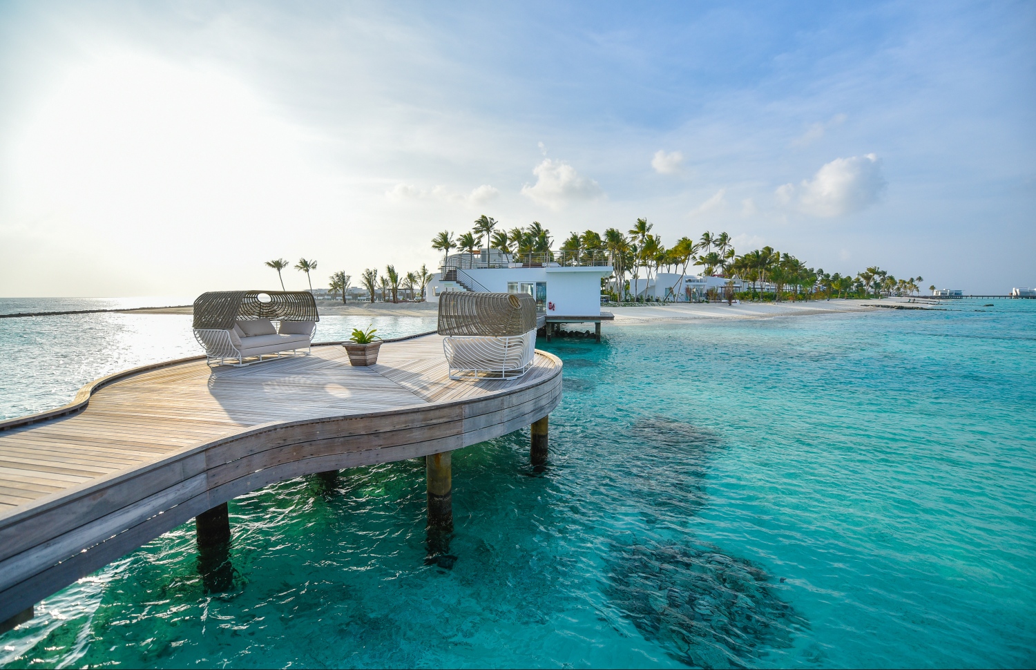 ލަކްސް ރިސޯޓުގެ ބައެއް ވޯޓާ ވިލާތައް--ފޮޓޯ:ހުސައިން ވަހީދު/މިހާރު