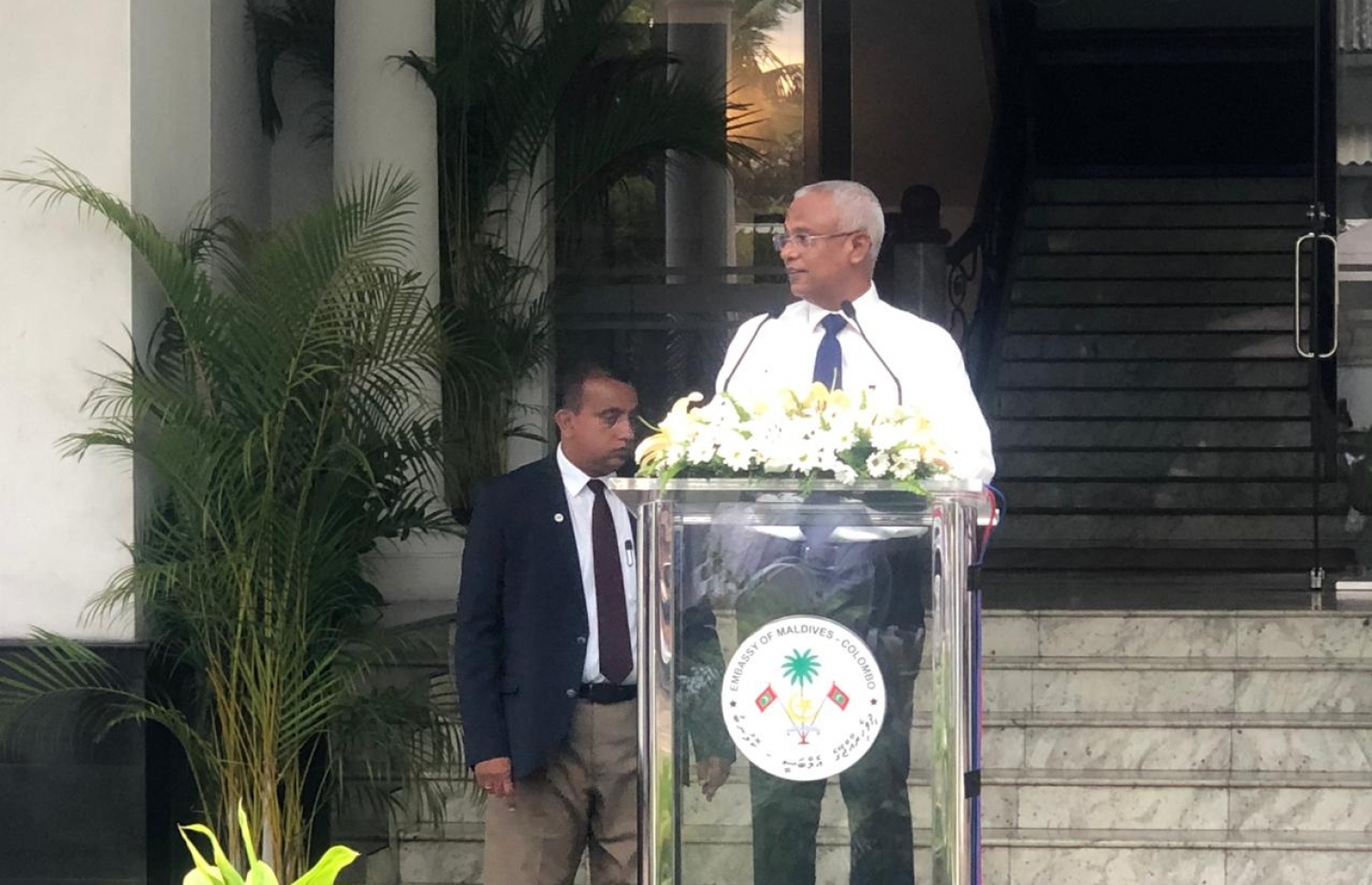 ލަންކާ ގައި ދިރިއުޅޭ ދިވެހިންނާ ރައީސް އިބްރާހިމް މުހައްމަދު ސޯލިހް ބައްދަލުކުރައްވައި ވާހަކަފުޅު ދައްކަވަނީ.---ފޮޓޯ: ހަސަން އާމިރު/މިހާރު